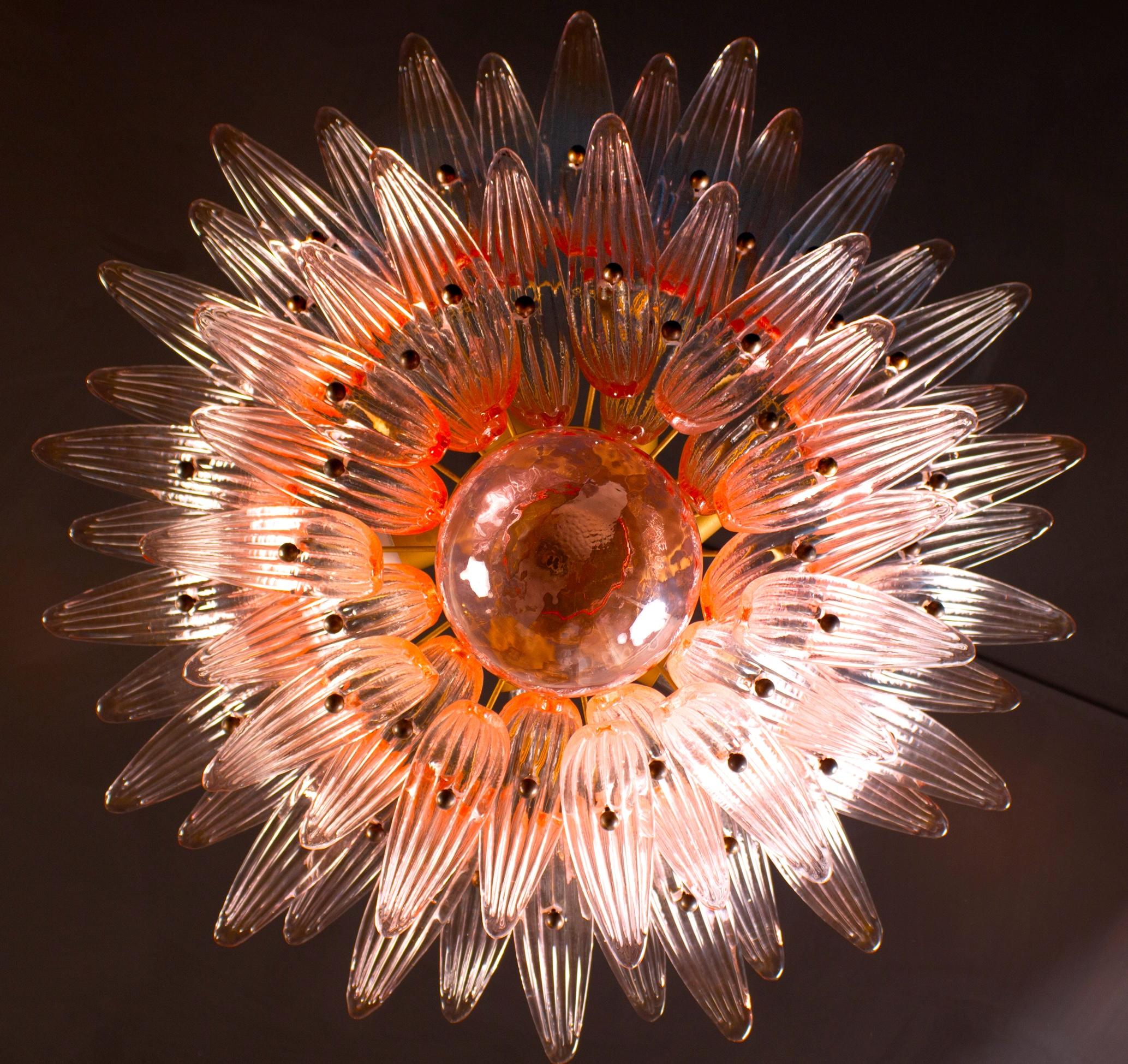 Fantástico candelabro rosa de palmeta de Murano en venta 3
