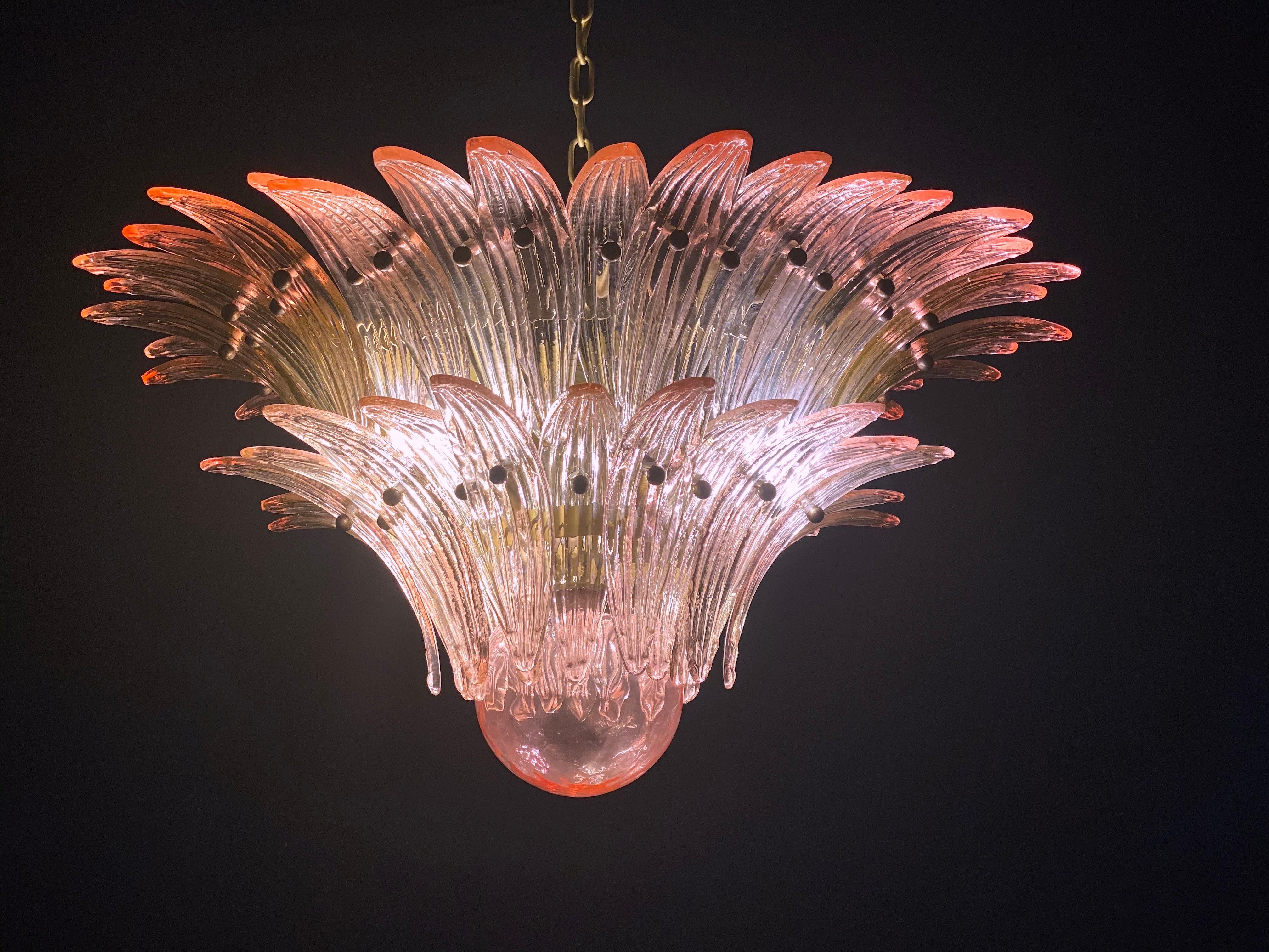 Fantástico candelabro rosa de palmeta de Murano siglo XX en venta