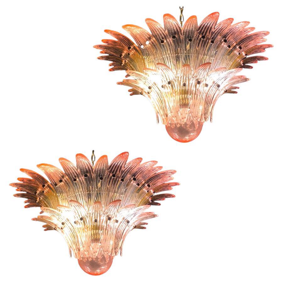 Fantastico lampadario a palmette di Murano rosa in vendita