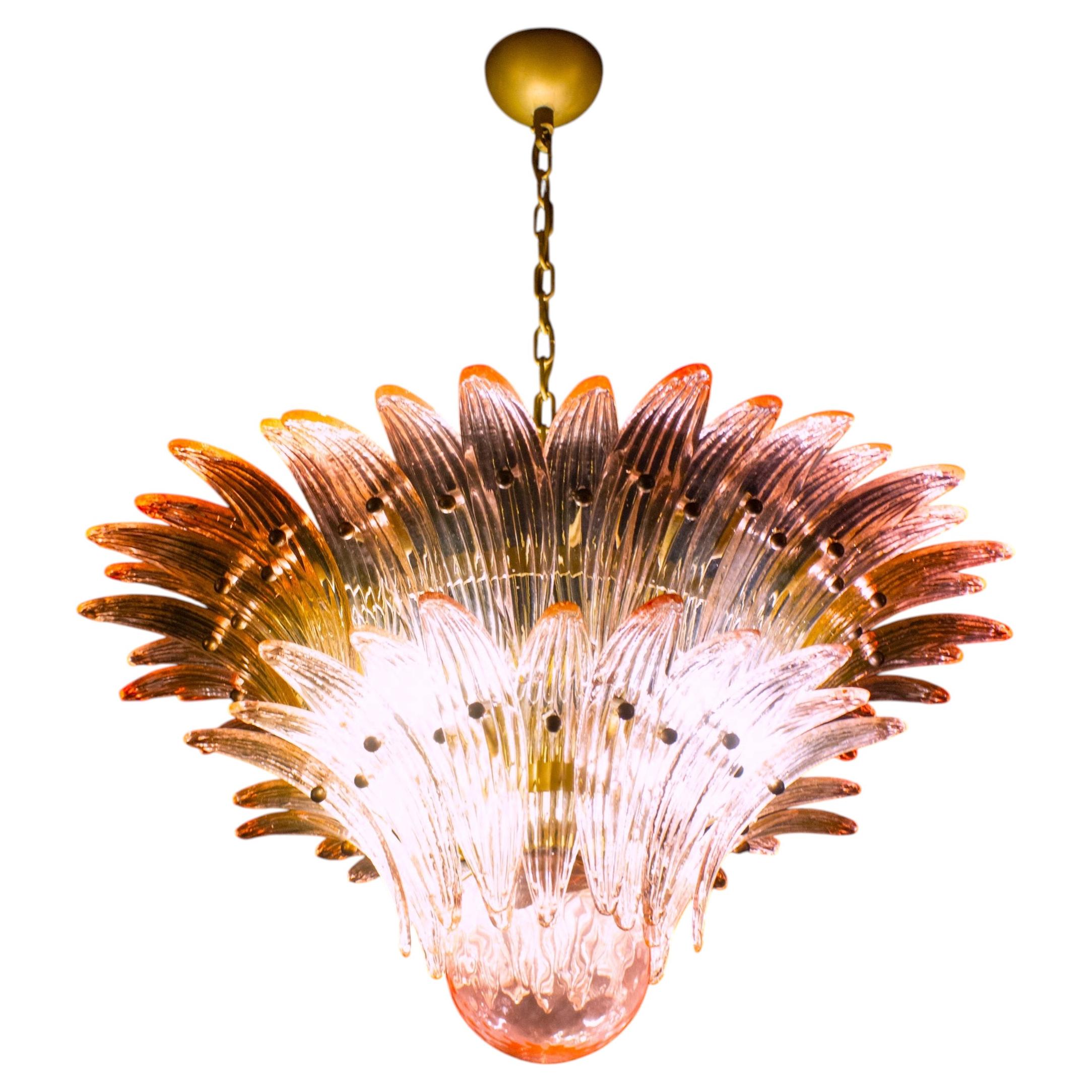 Fantastico lampadario a palmette di Murano rosa