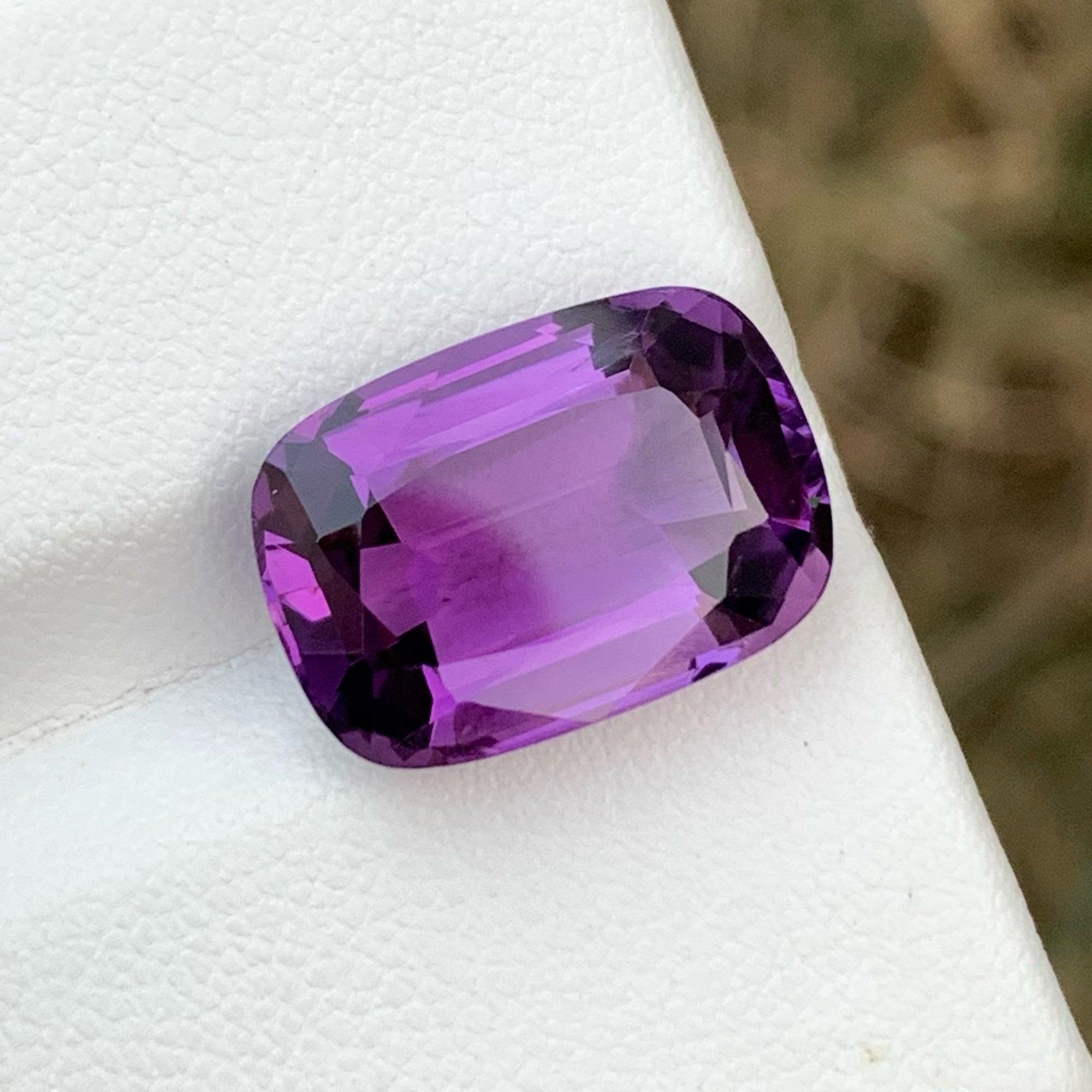 Fantastic Purple Amethyst Loose Gem, Available for sale at wholesale price natural high quality at 9.30 Carats Vvs Clarity Natural Loose Amethyst From Africa.
 
Product Information:
GEMSTONE TYPE:	Fantastic Purple Amethyst Loose Gem
WEIGHT:	9.30