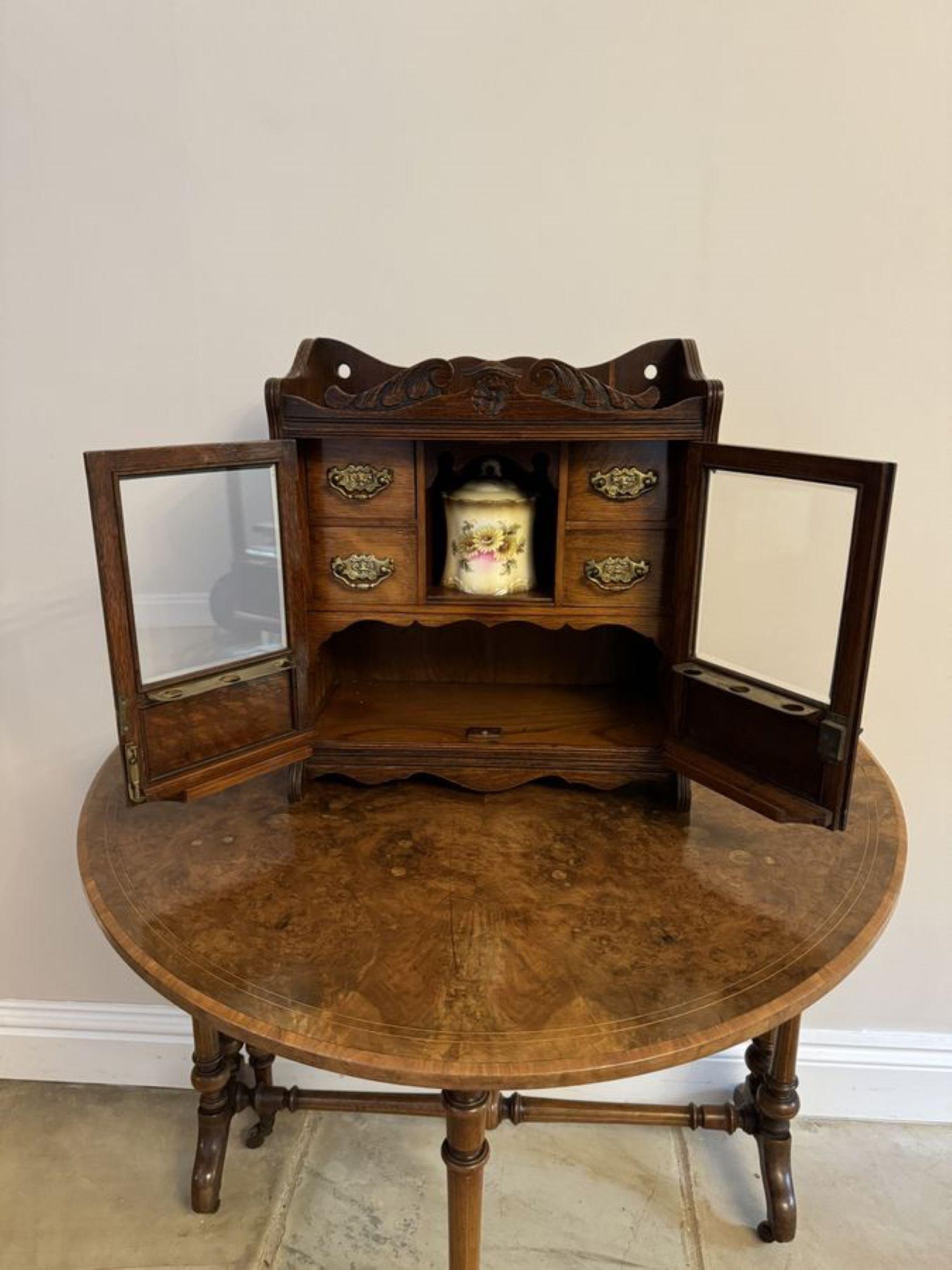 Magnifique cabinet de fumeur en chêne sculpté de l'époque d'Oakities. en vente 2