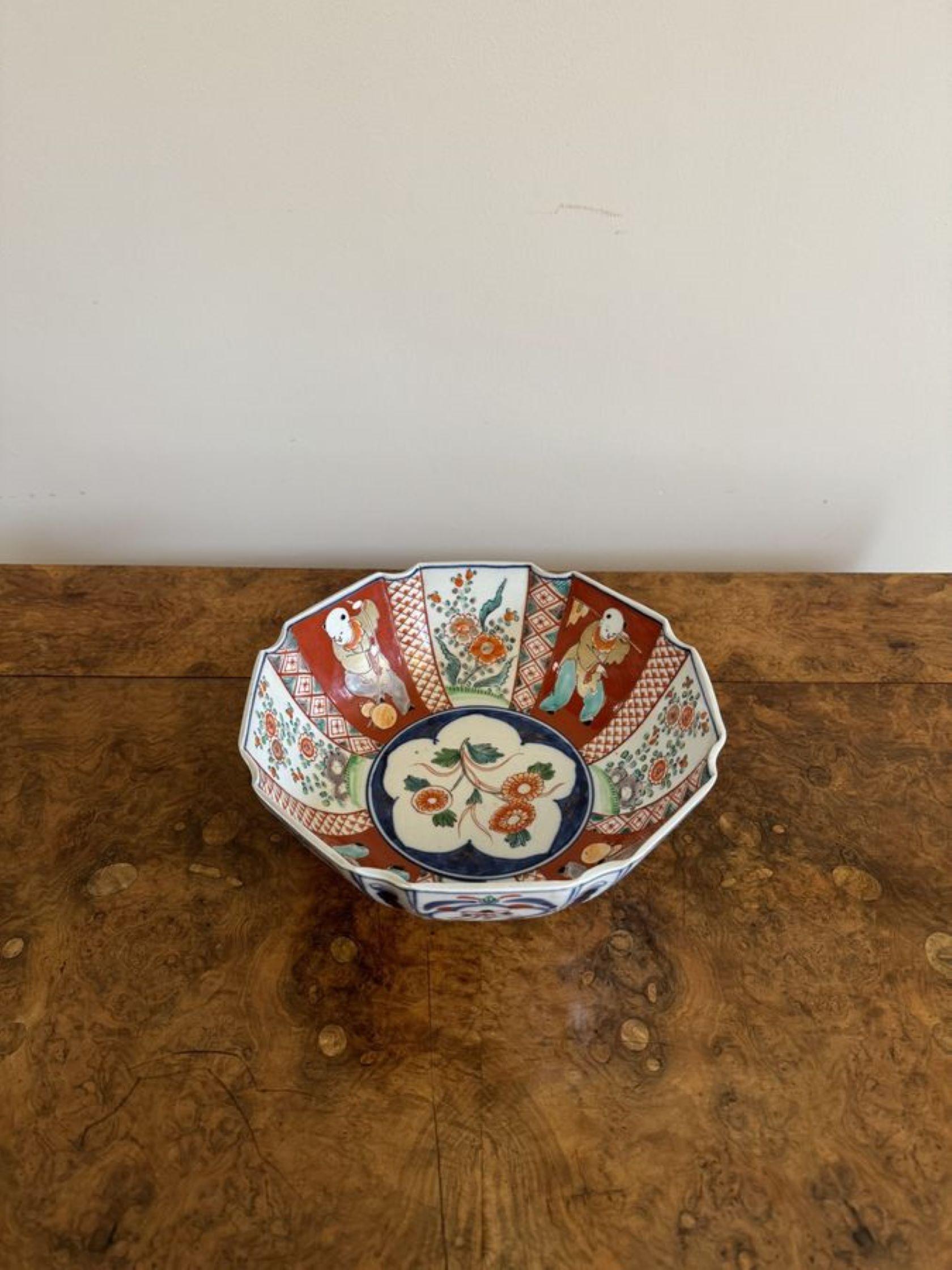 Fantastic quality antique Japanese imari bowl In Good Condition For Sale In Ipswich, GB