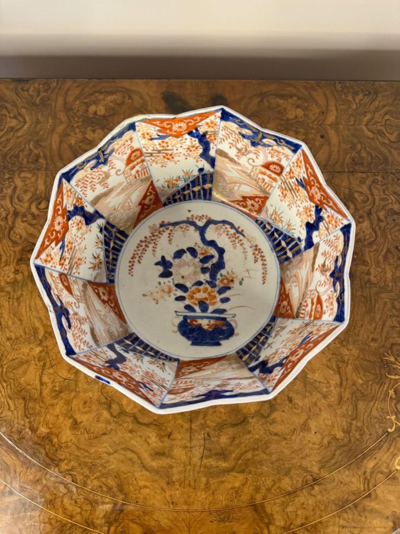 Gran cuenco antiguo japonés imari de calidad fantástica y forma inusual en Bueno Estado en Ipswich, GB
