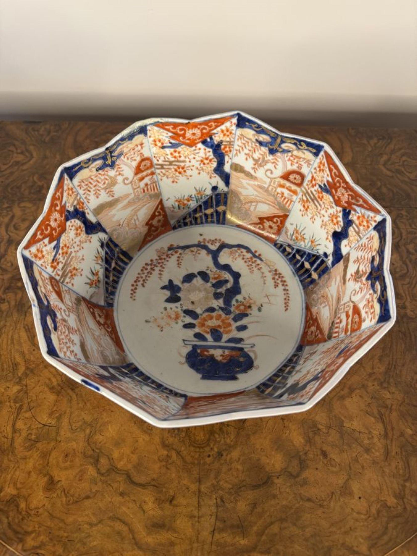 Gran cuenco antiguo japon�és imari de calidad fantástica y forma inusual siglo XX