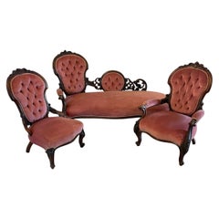 Fantastic Quality Antique Victorian Carved Walnut 3 Piece Suite