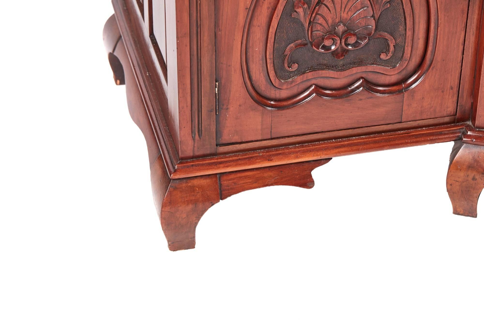 Fantastic Quality Antique Victorian Carved Walnut Sideboard For Sale 3