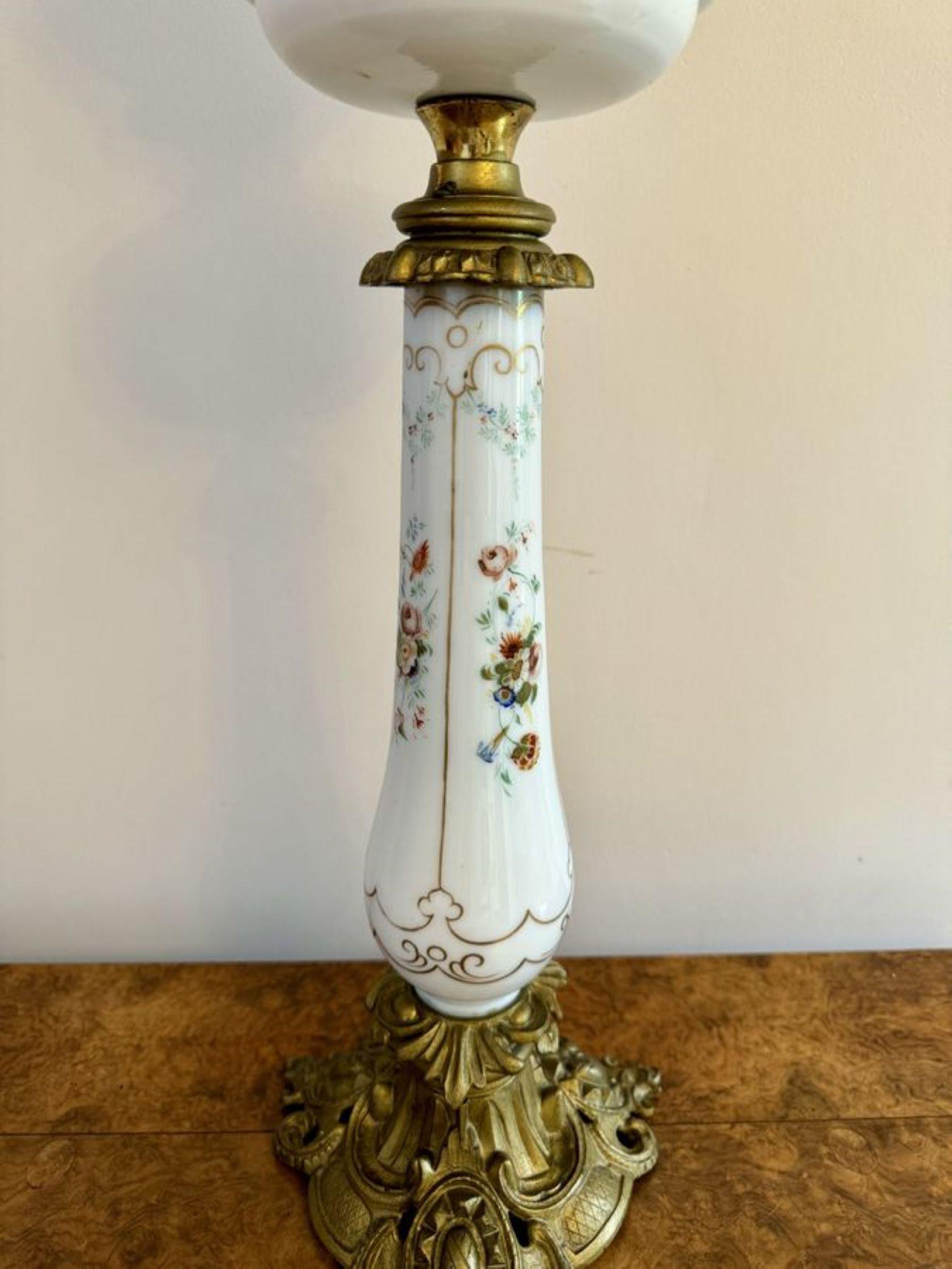 XIXe siècle Fantastique lampe à huile victorienne ancienne de qualité  en vente