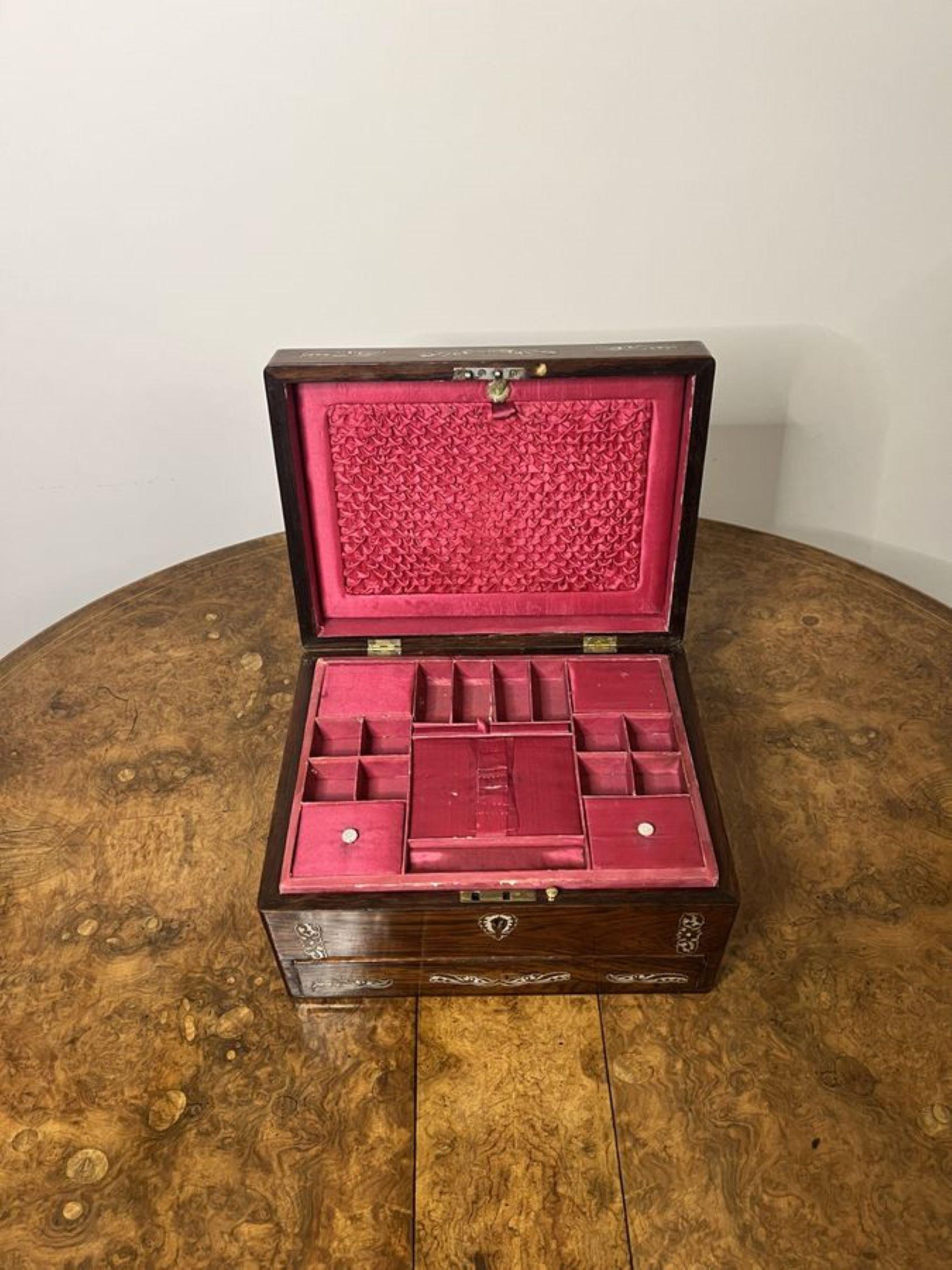 Fantastic quality antique Victorian rosewood and mother of pearl inlaid work box In Good Condition For Sale In Ipswich, GB