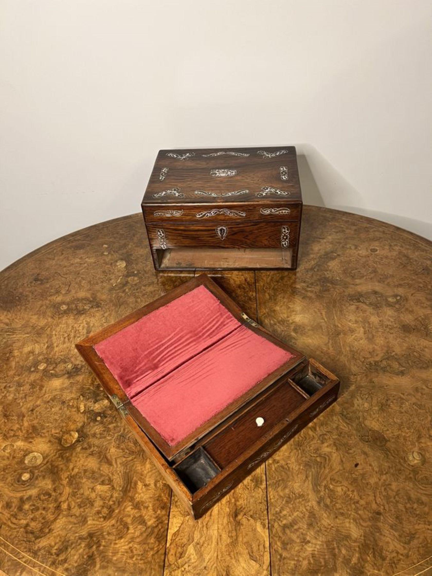 Antike viktorianische Schachtel aus Rosenholz und Perlmutt mit Intarsien in fantastischer Qualität im Angebot 3