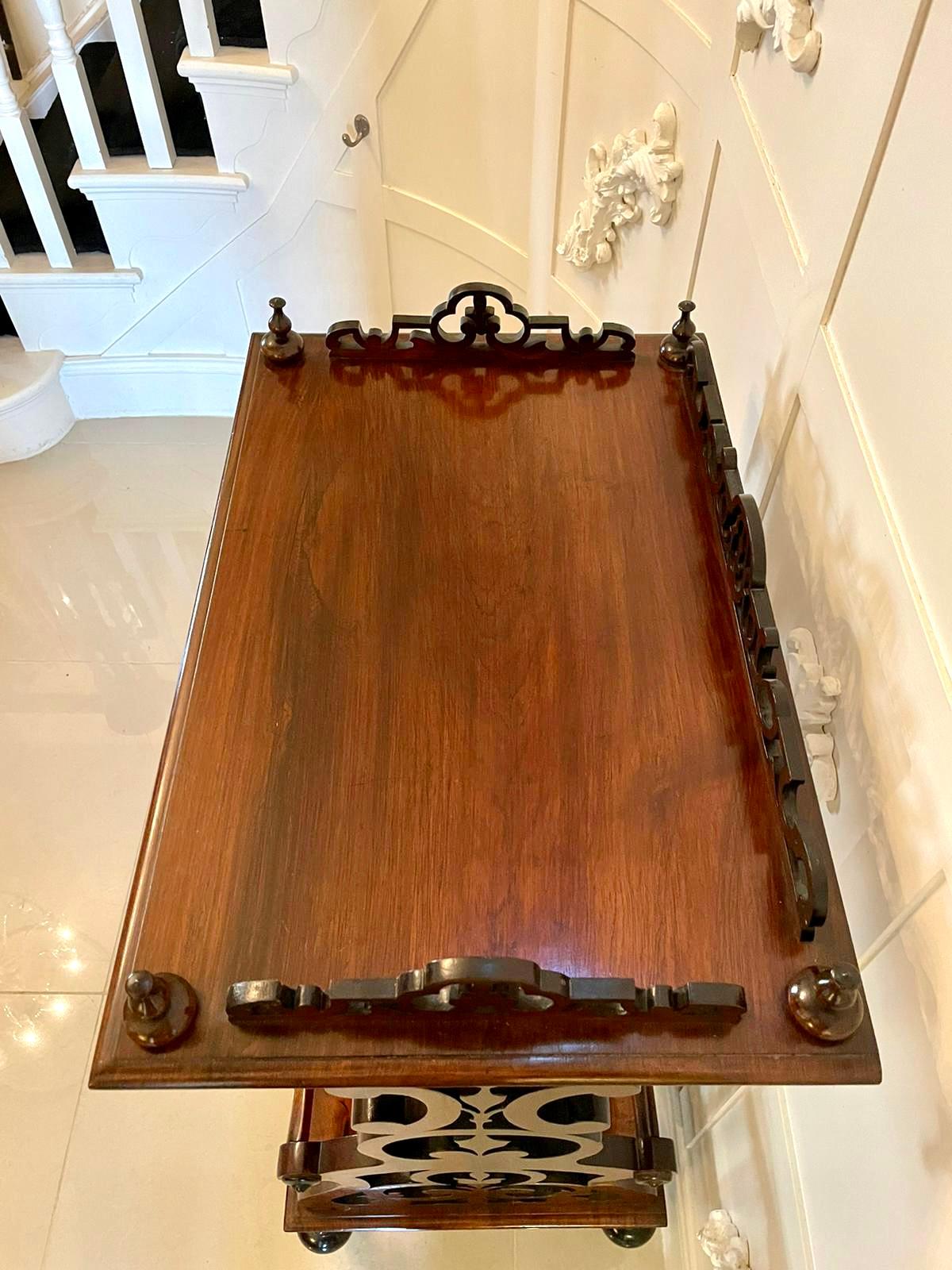 Fantastic Quality Antique Victorian Rosewood Canterbury Whatnot In Excellent Condition For Sale In Suffolk, GB