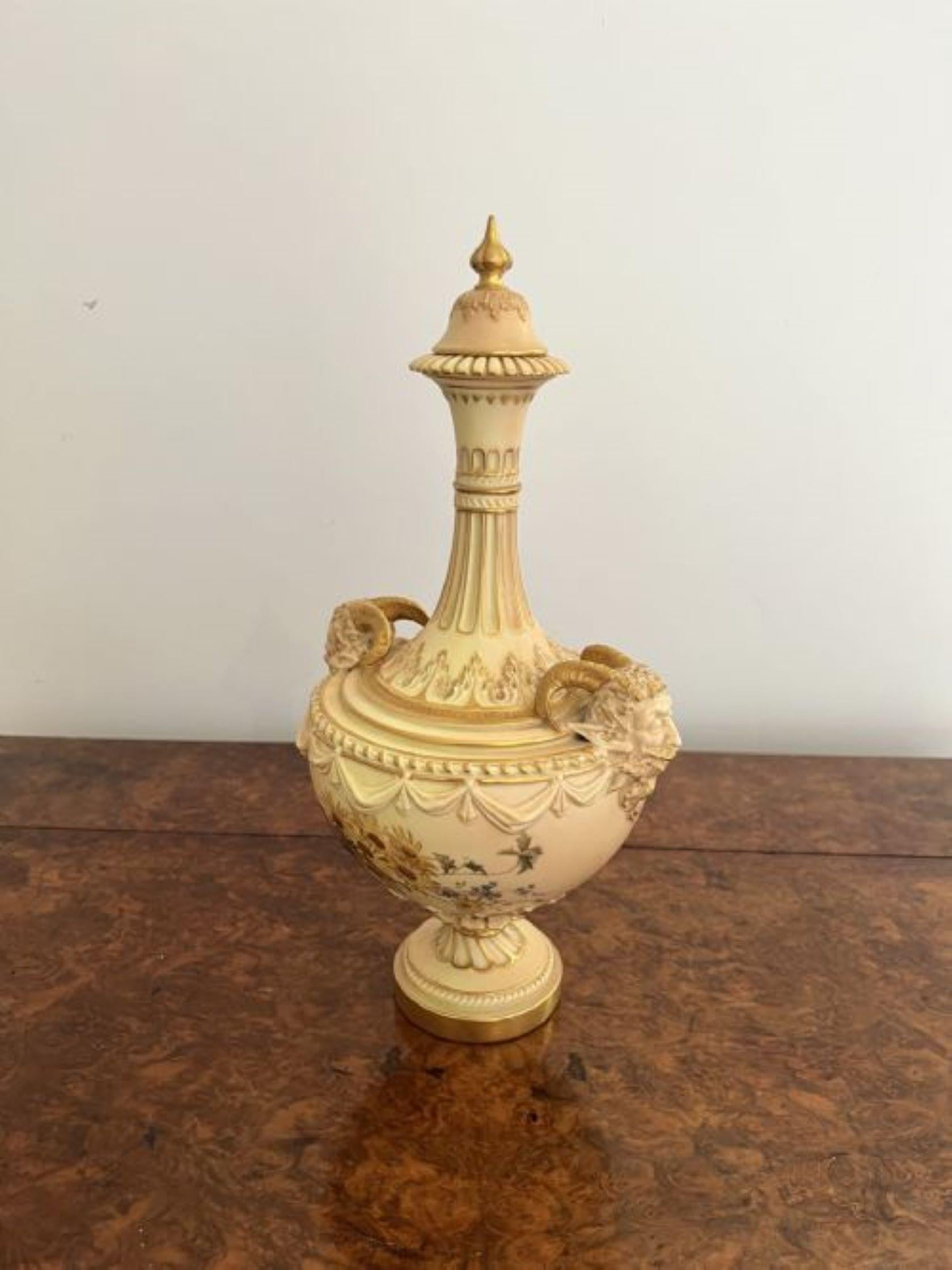 Fantastic quality antique Victorian Royal Worcester vase by Edward Raby For Sale 1