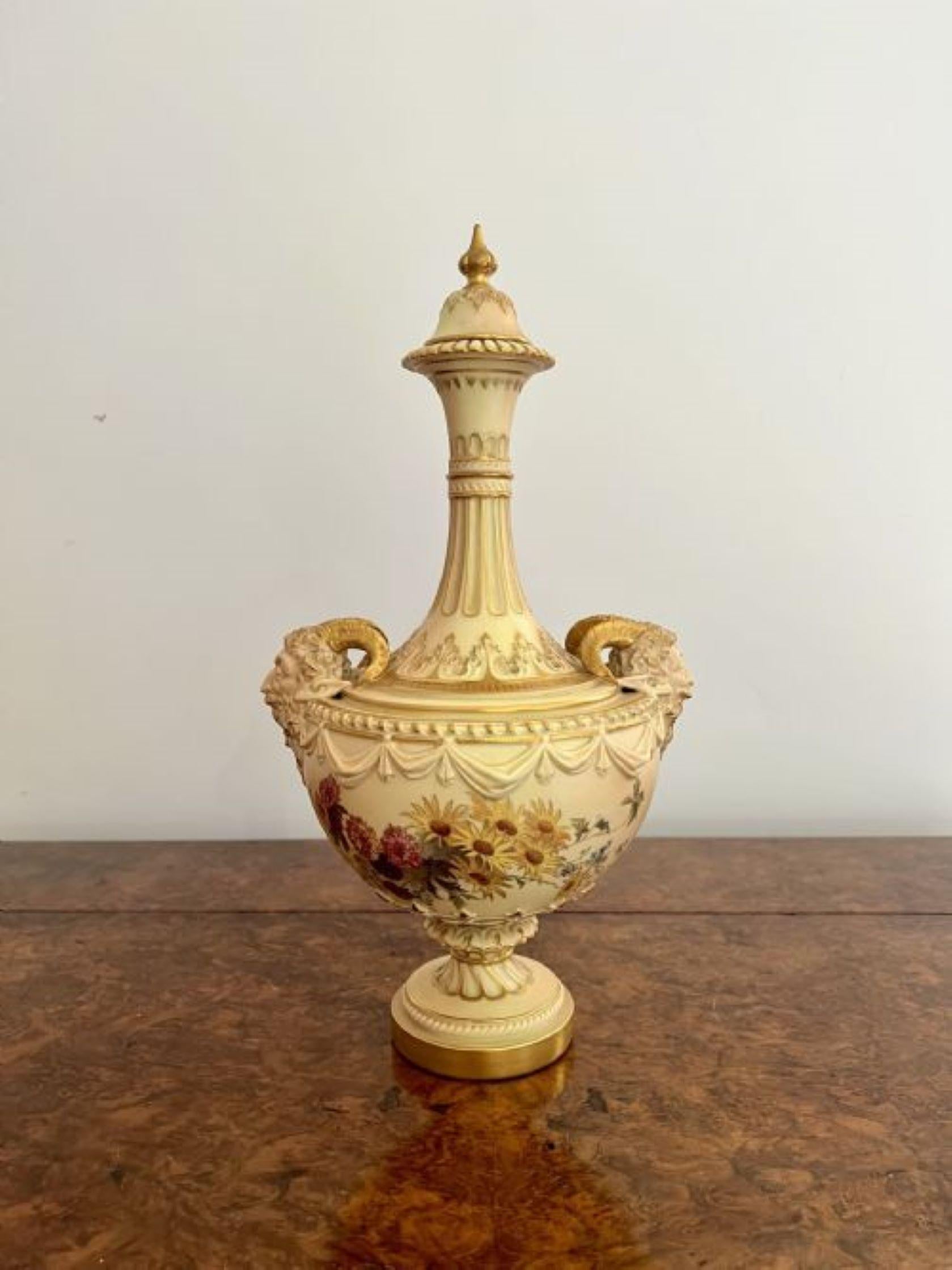 Fantastic quality antique Victorian Royal Worcester vase by Edward Raby For Sale 2