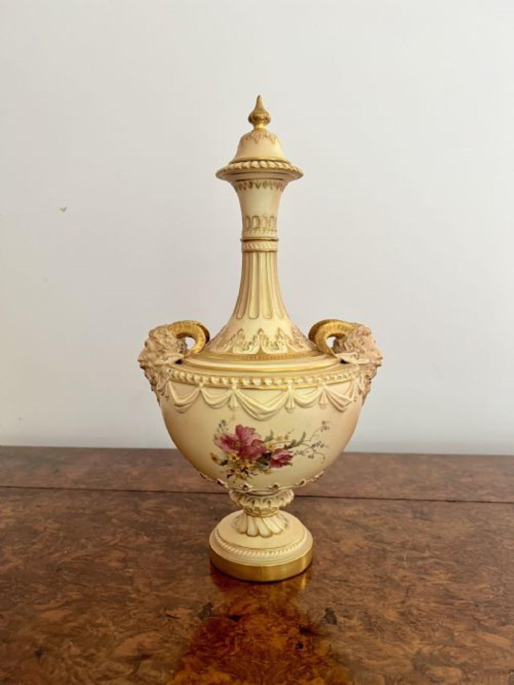 Fantastic quality antique Victorian Royal Worcester vase by Edward Raby For Sale 3