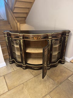 Fantastic quality antique Victorian serpentine fronted marquetry credenza