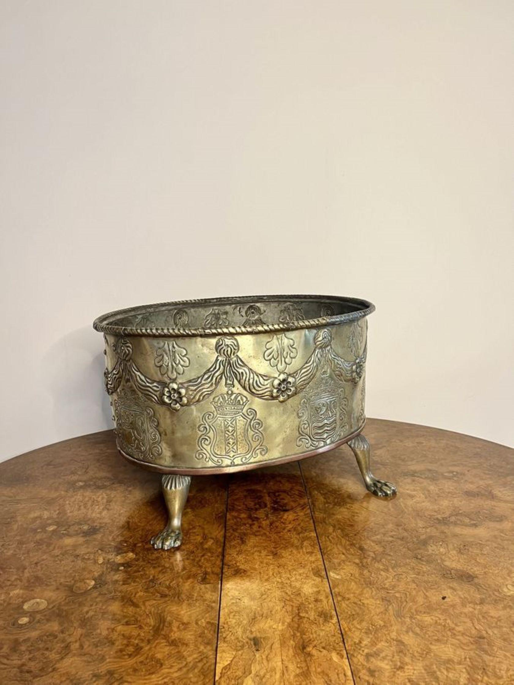 Early Victorian Fantastic quality brass antique Victorian Dutch coal bucket  For Sale