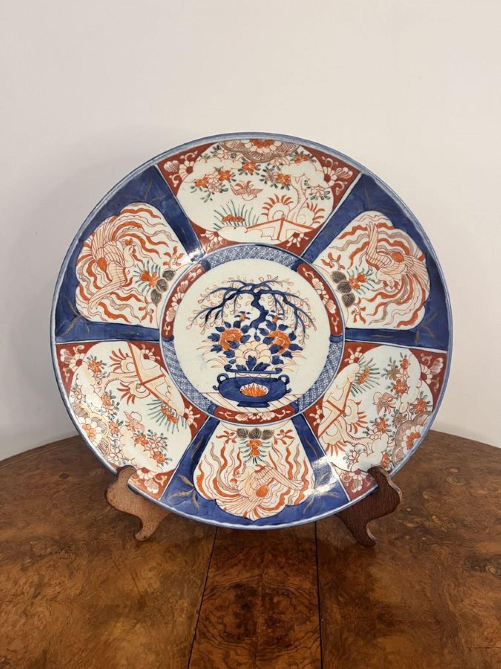 Großer antiker japanischer Imari-Plattenteller in fantastischer Qualität  (Keramik) im Angebot