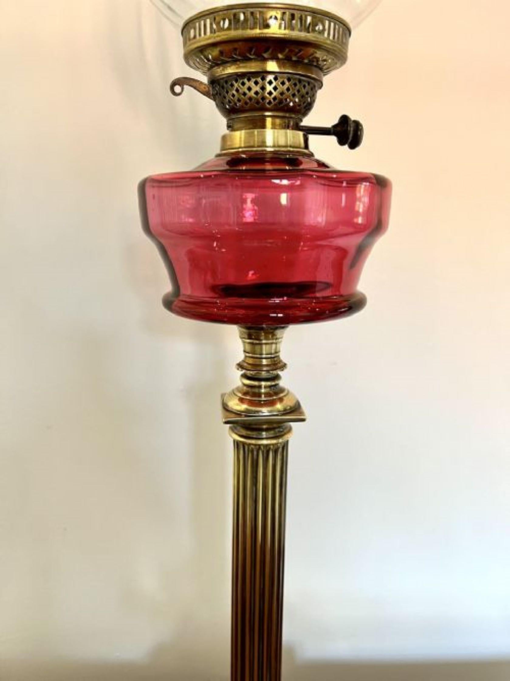 Fantastique grande lampe à huile victorienne ancienne en laiton Bon état - En vente à Ipswich, GB