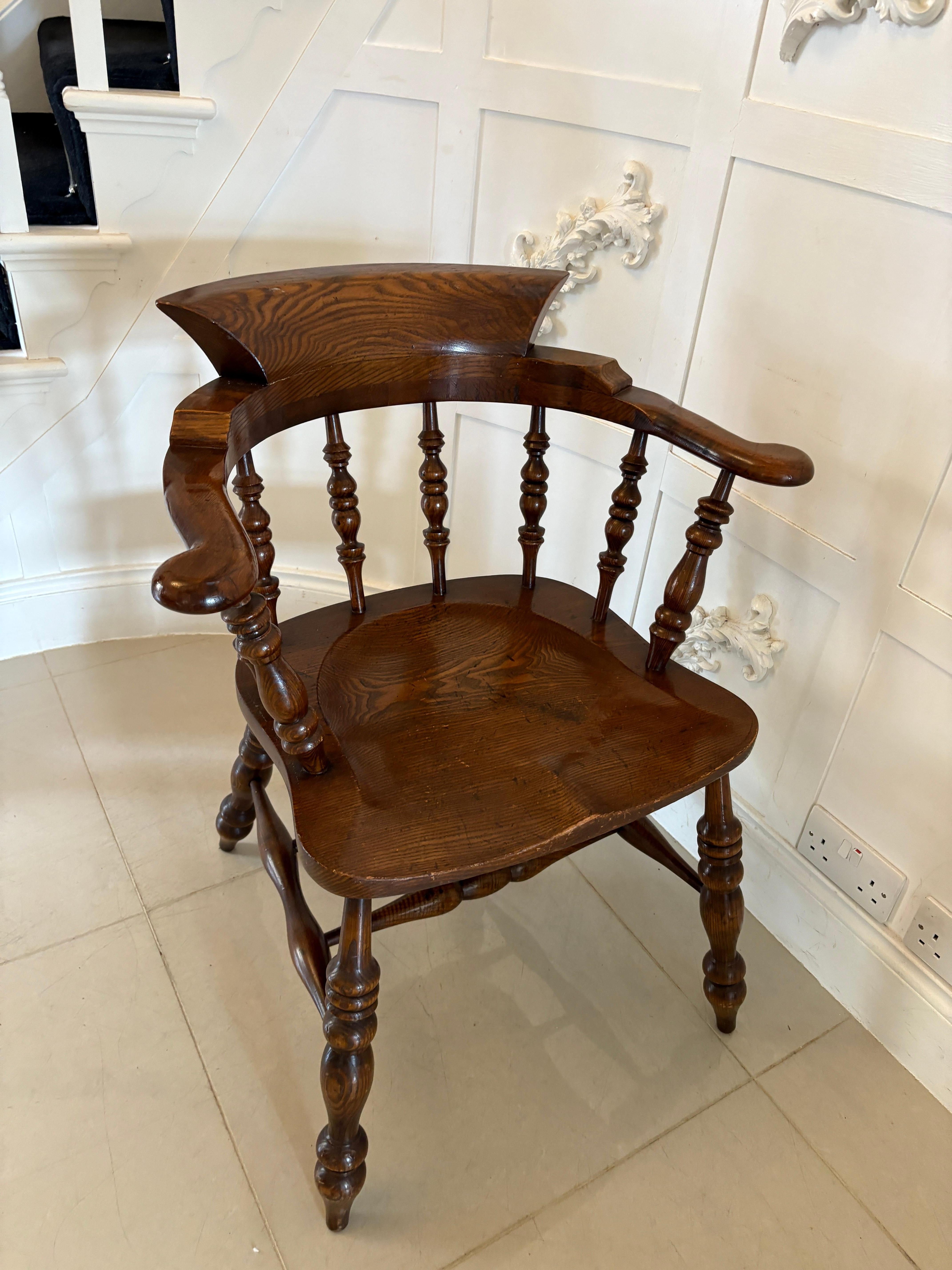 Anglais Fantastique paire de grands fauteuils victoriens anciens à nœud papillon en vente