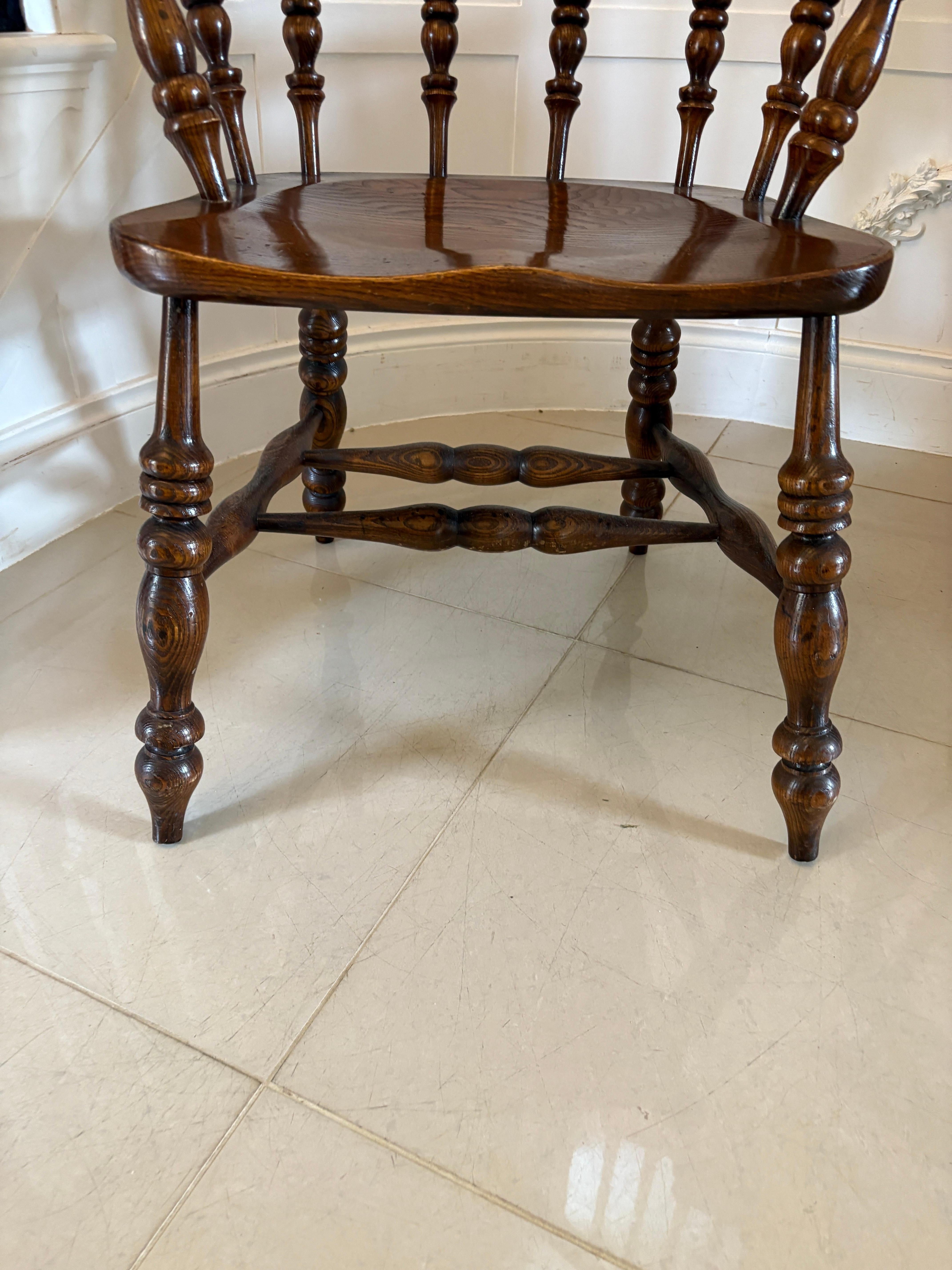 Fantastique paire de grands fauteuils victoriens anciens à nœud papillon en vente 1