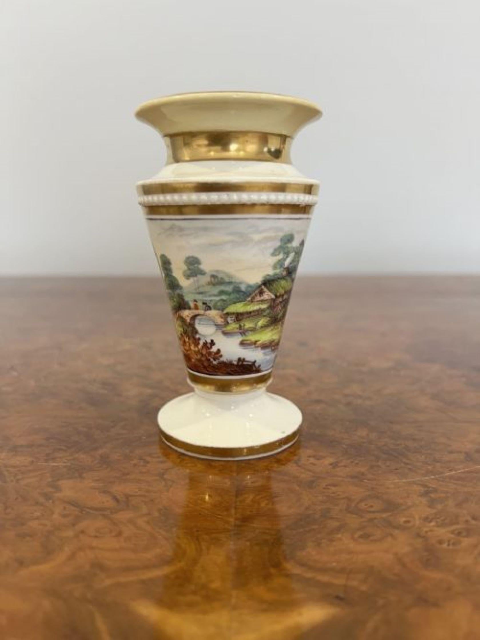 Fantastische Qualität Paar antiker viktorianischer Vasen mit handgemalten Landschaftsszenen auf der Vorderseite und einer roten handgemalten Rückseite mit vergoldeten Rändern wundervoll geformte Vasen auf runden Sockeln 