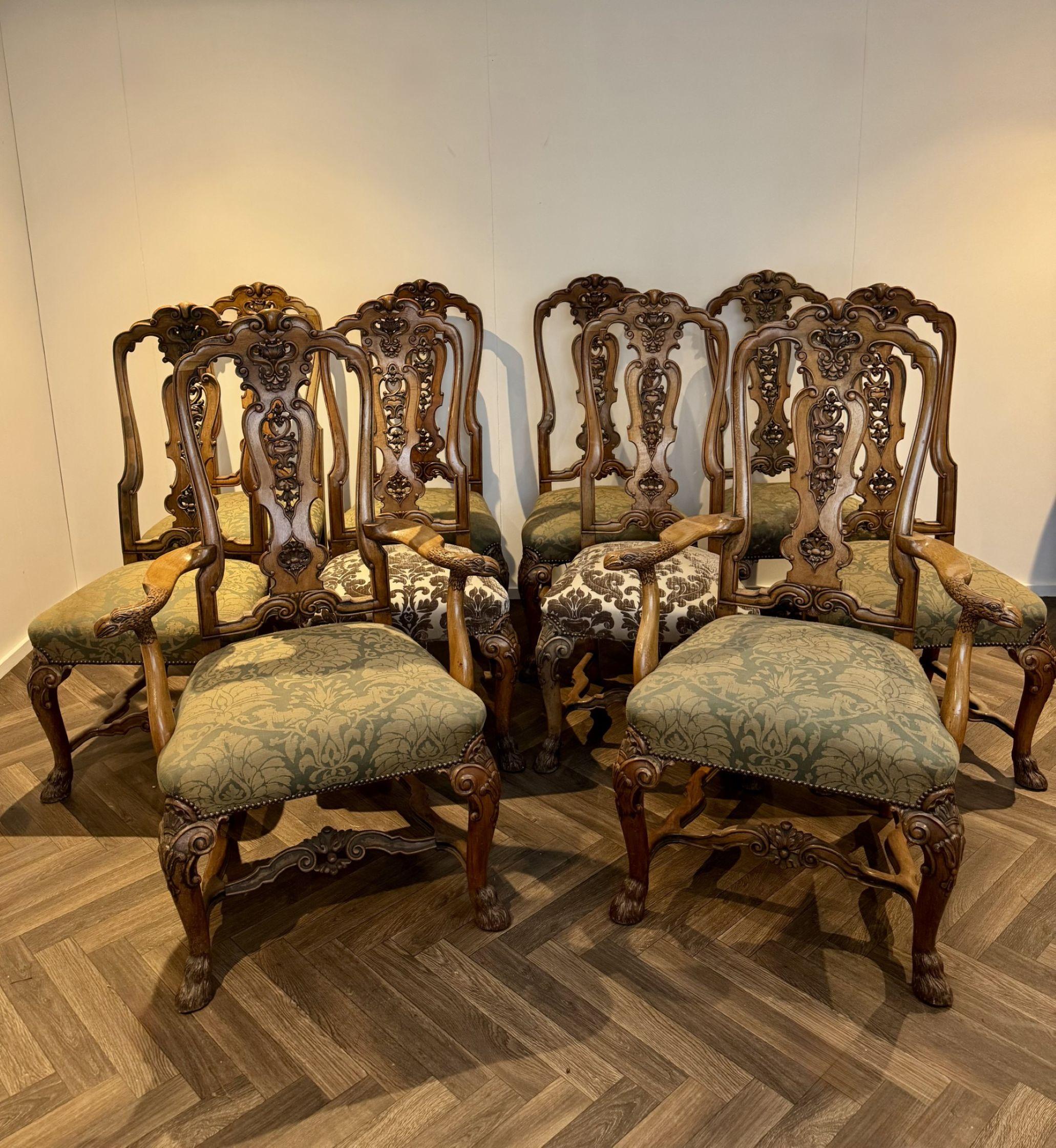 Ensemble de dix chaises de salle à manger en noyer de l'époque victorienne, d'une qualité exceptionnelle en vente 11