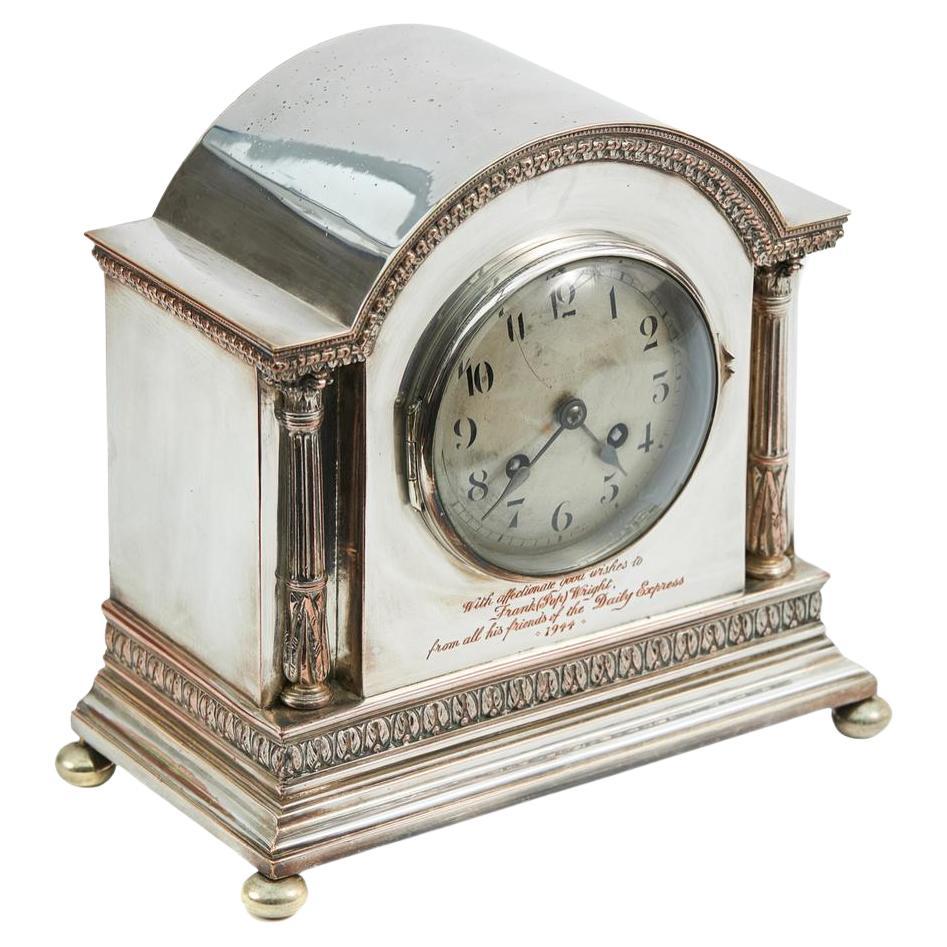Reloj de sobremesa chapado en plata de fantástica calidad en venta