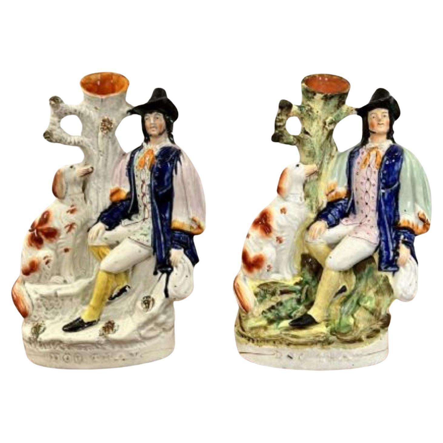 Fantastique paire de grandes figurines victoriennes Staffordshire anciennes  en vente