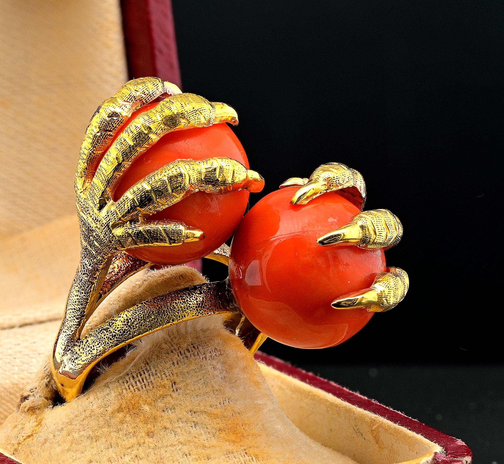 Femenino o masculino Fantástico Anillo Claw Coral Retro Mediterráneo 18 KT en venta