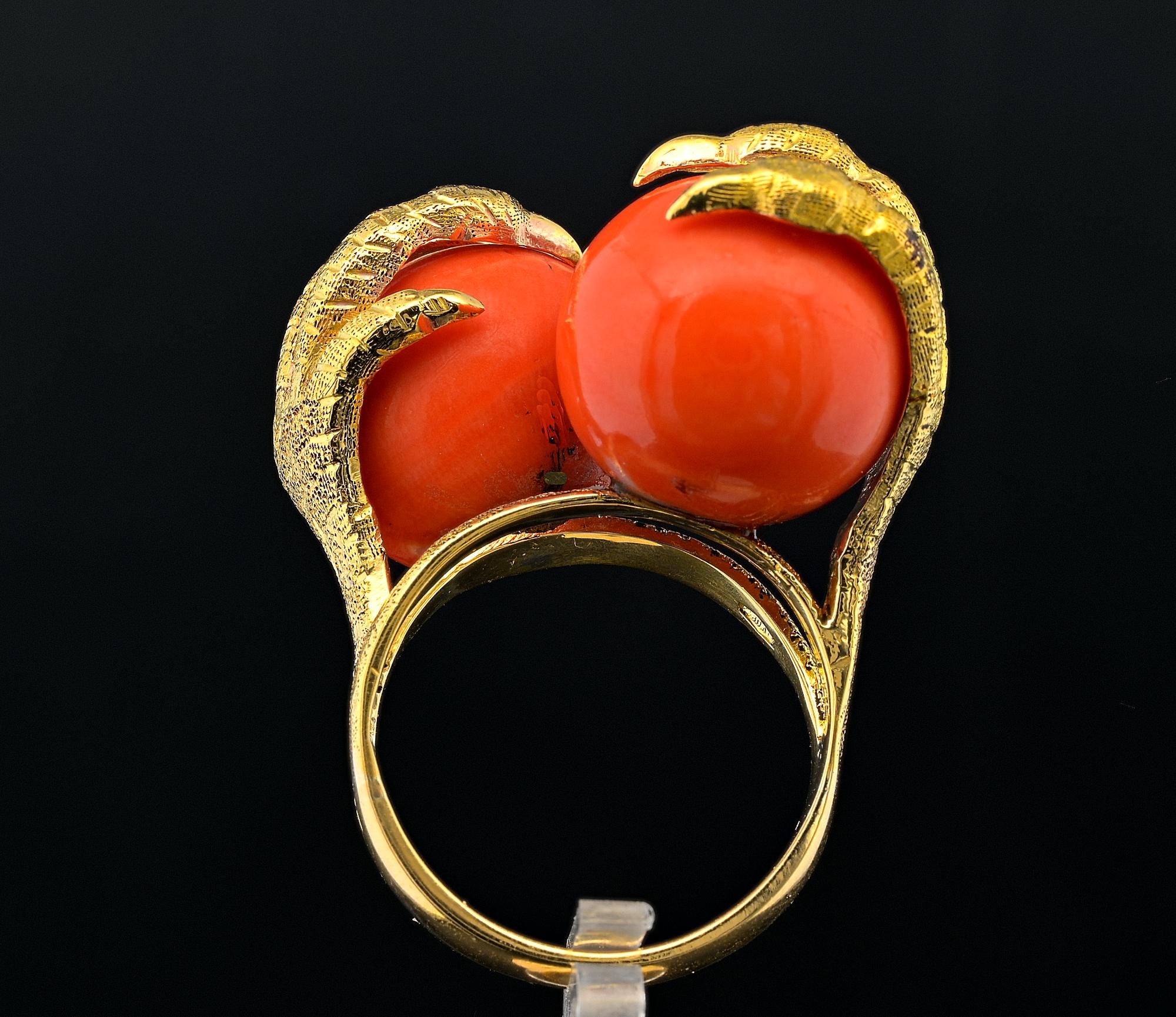 Fantástico Anillo Claw Coral Retro Mediterráneo 18 KT en venta 3
