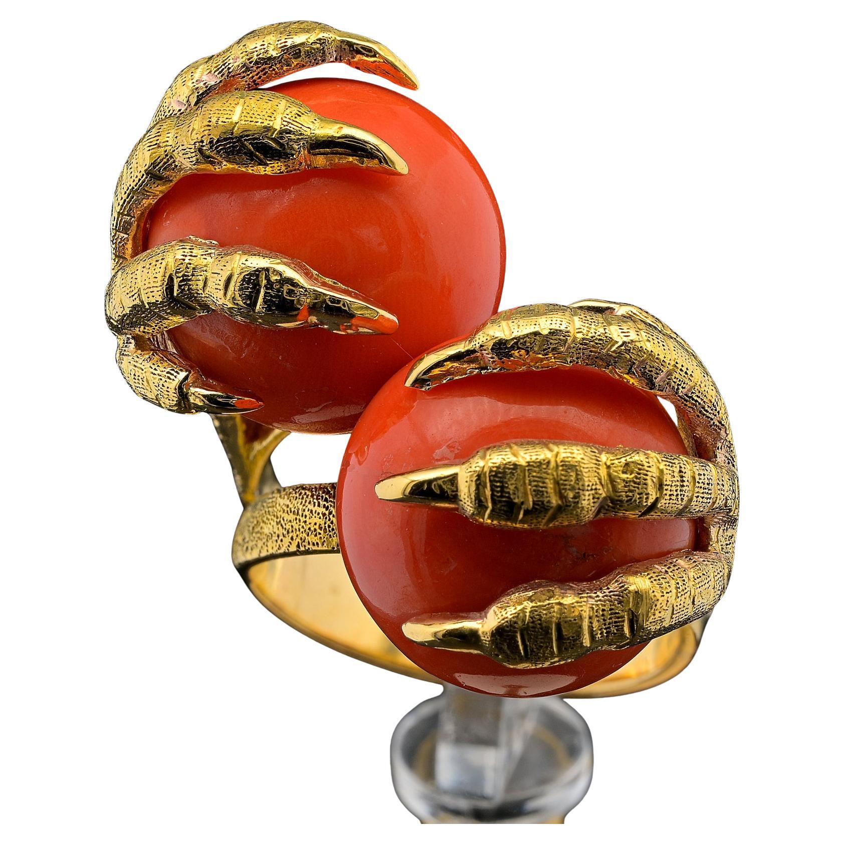 Fantástico Anillo Claw Coral Retro Mediterráneo 18 KT en venta