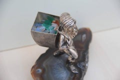 Fantastica scultura in argento e pietra di gnomo degli anni '70 Design italiano