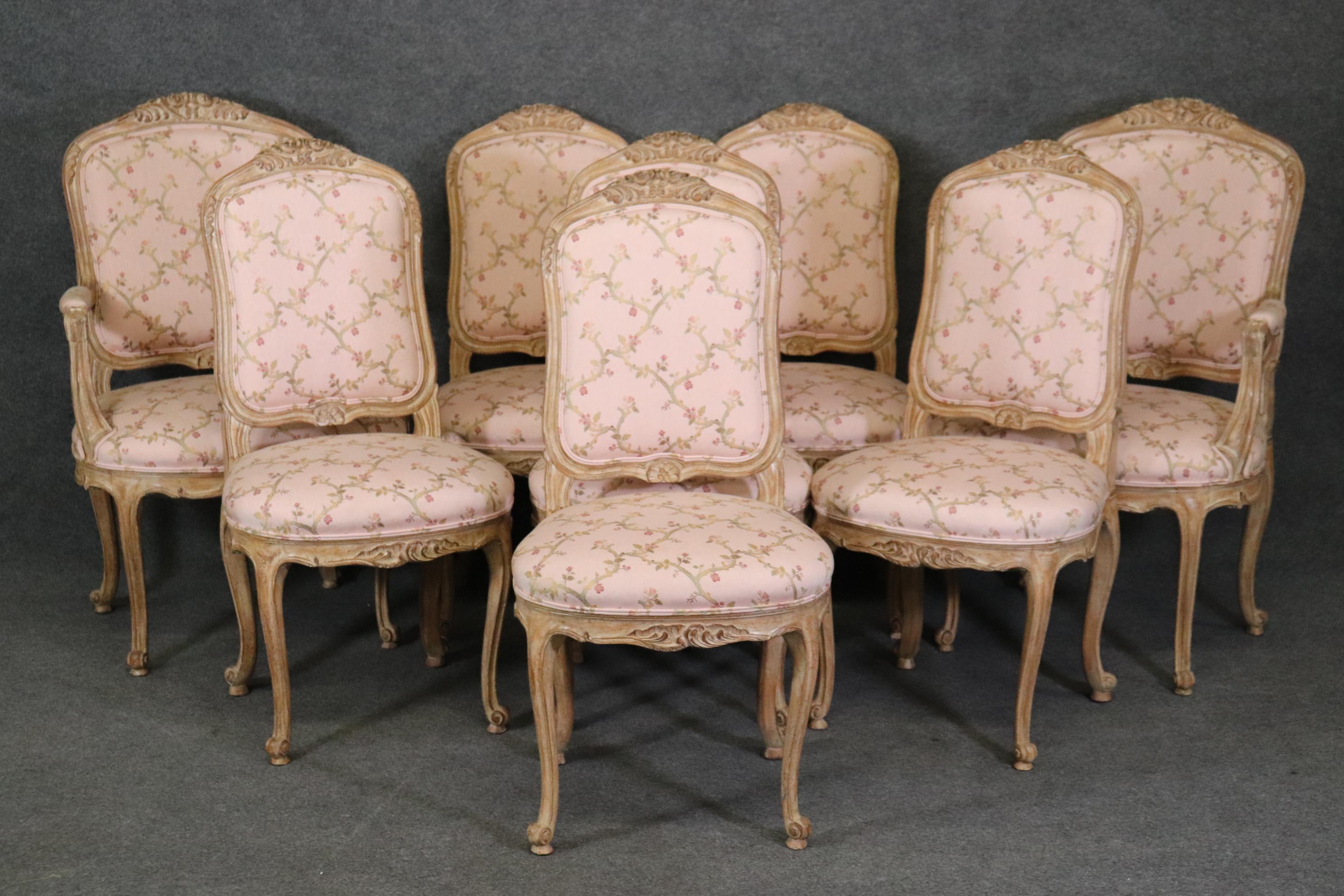 Américain Fantastique ensemble de 8 chaises de salle à manger françaises Louis XV sculptées et décorées de peinture Auffray en vente
