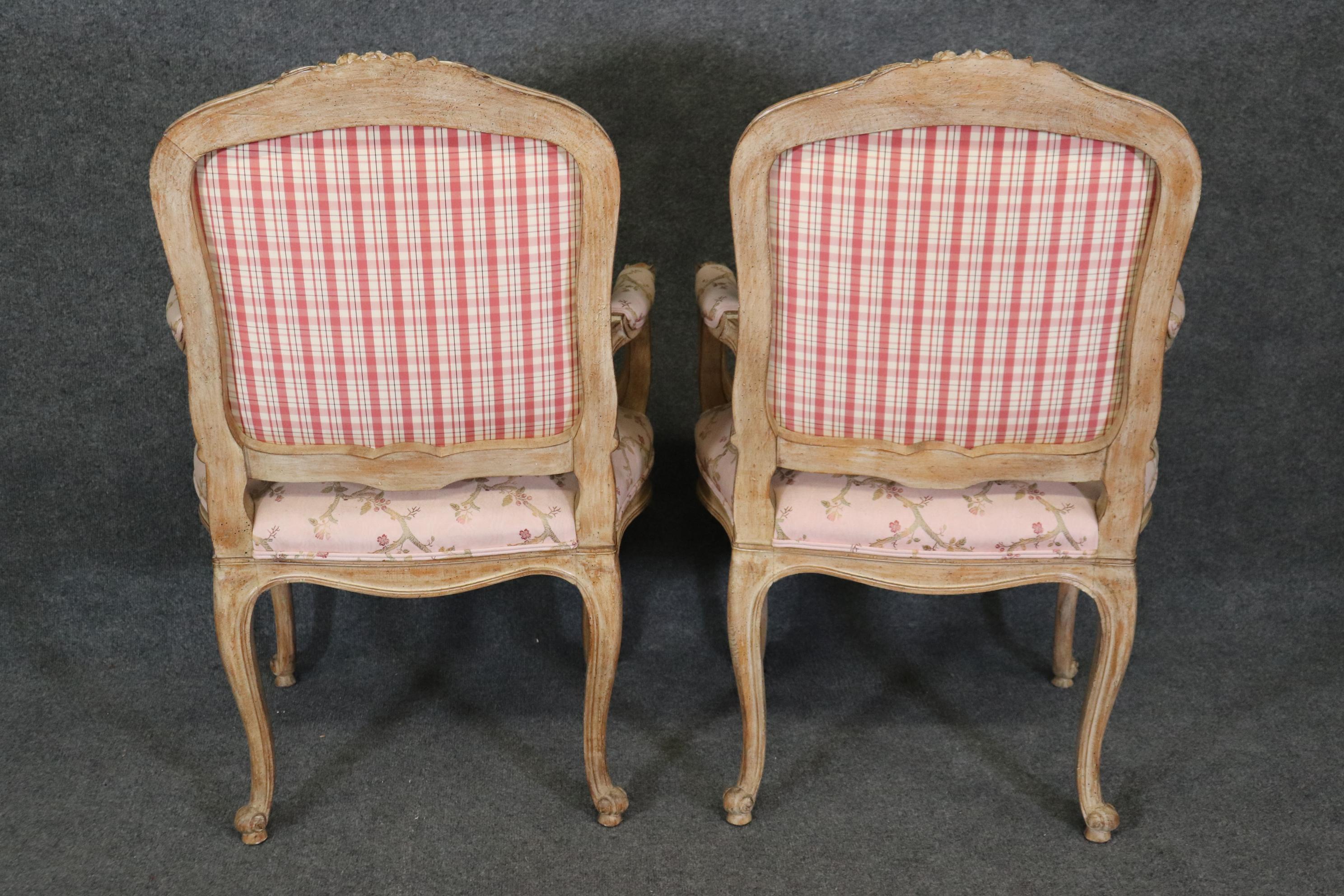 Fantastic Set of 8 French Louis XV Auffray Paint Decorated Carved Dining Chairs For Sale 1