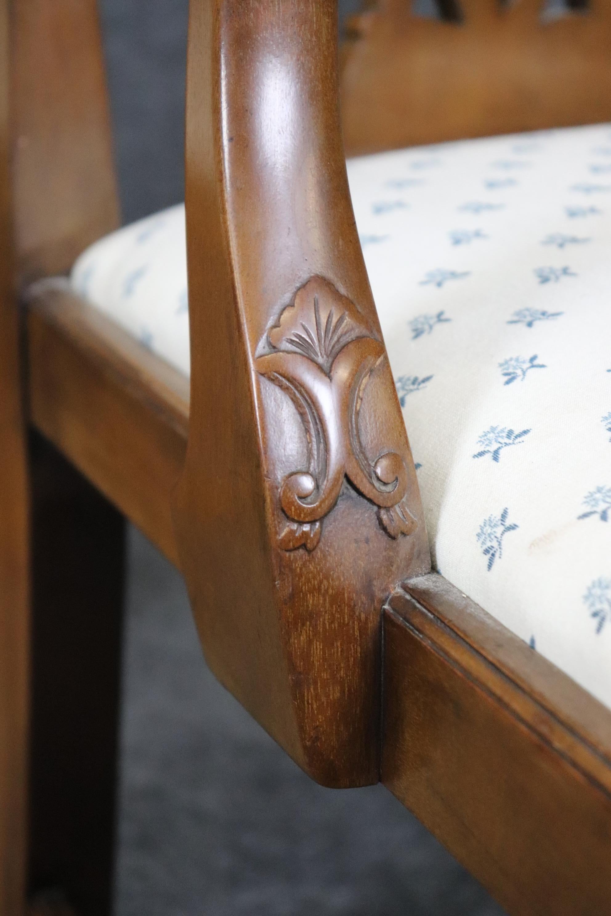 Fantastic Set of 8 Walnut CW Kittinger Williamsburg Chippendale Dining Chairs For Sale 4