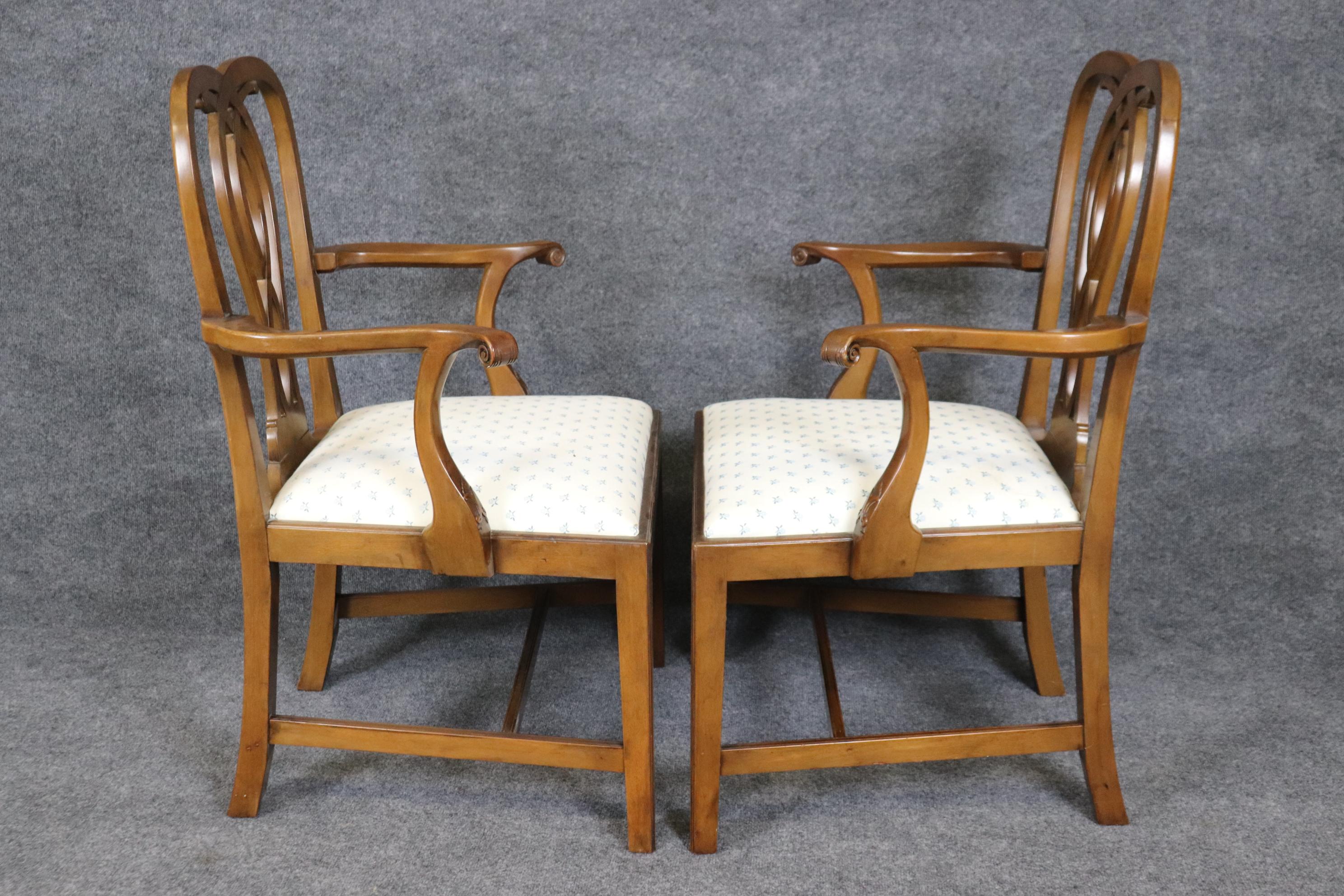 Mid-20th Century Fantastic Set of 8 Walnut CW Kittinger Williamsburg Chippendale Dining Chairs For Sale
