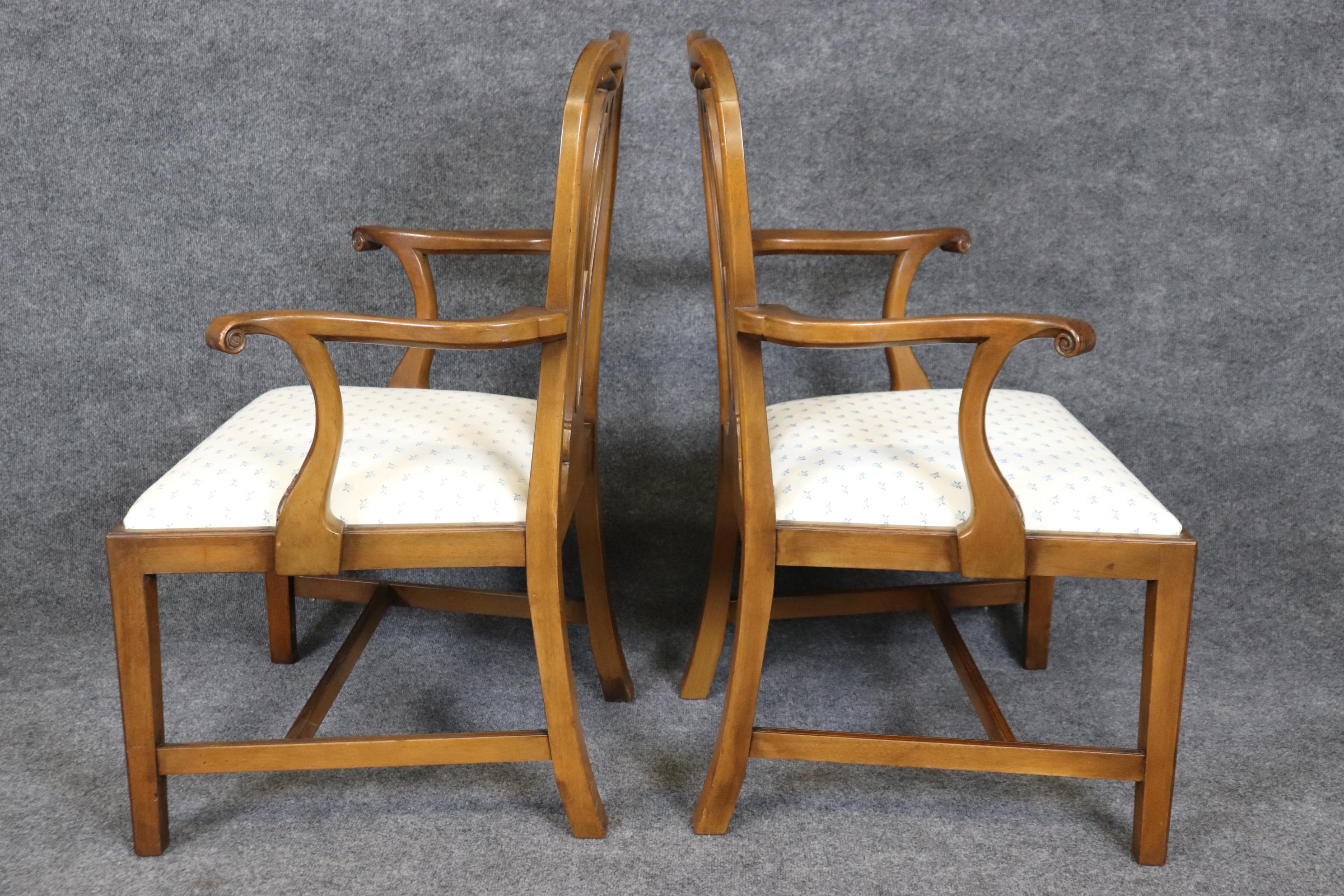 Fantastic Set of 8 Walnut CW Kittinger Williamsburg Chippendale Dining Chairs For Sale 2