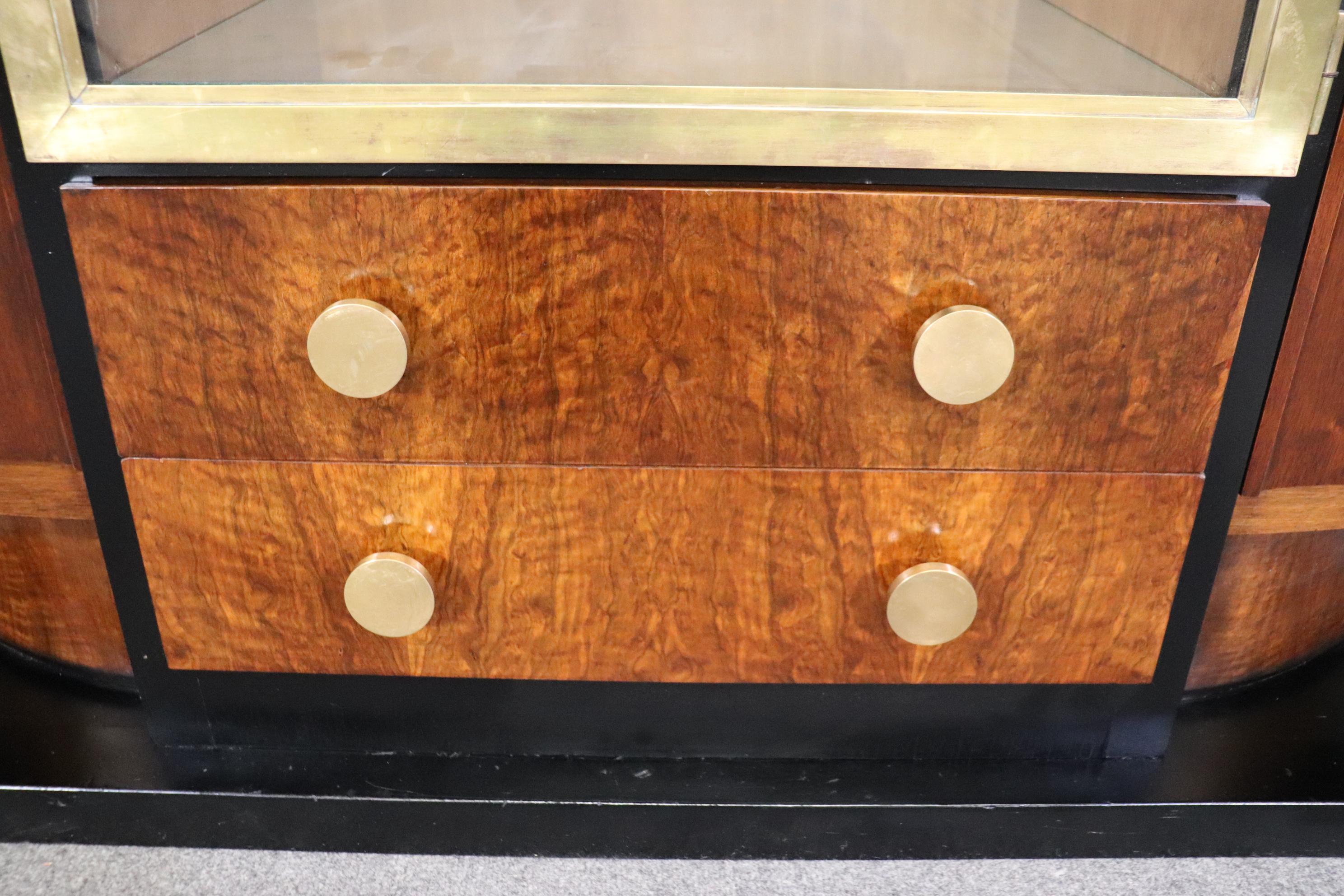 Fantastic Signed French Art Deco Highly Figured Mahogany and Brass Circa 1920 For Sale 7