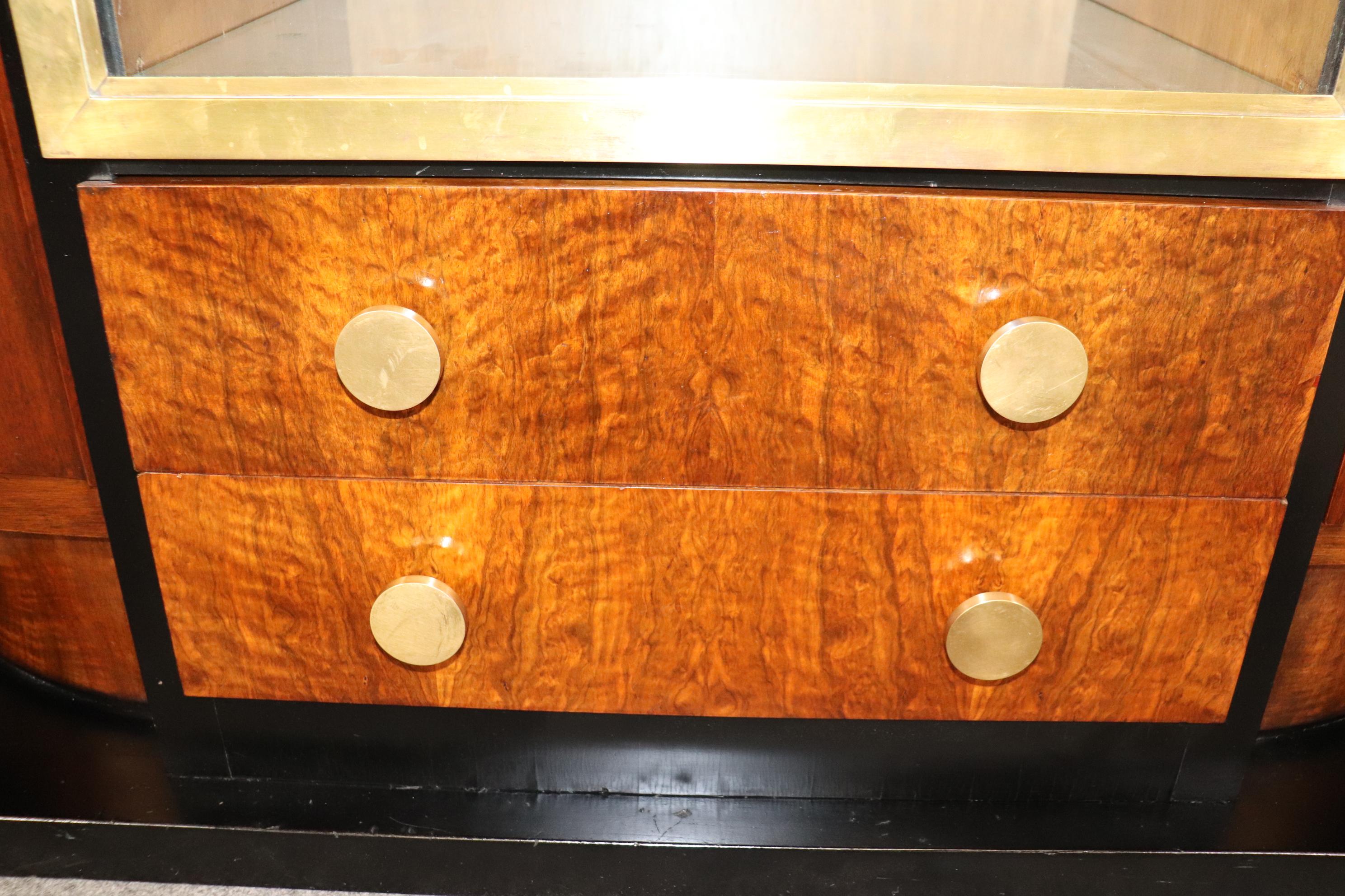 Fantastic Signed French Art Deco Highly Figured Mahogany and Brass Circa 1920 For Sale 8
