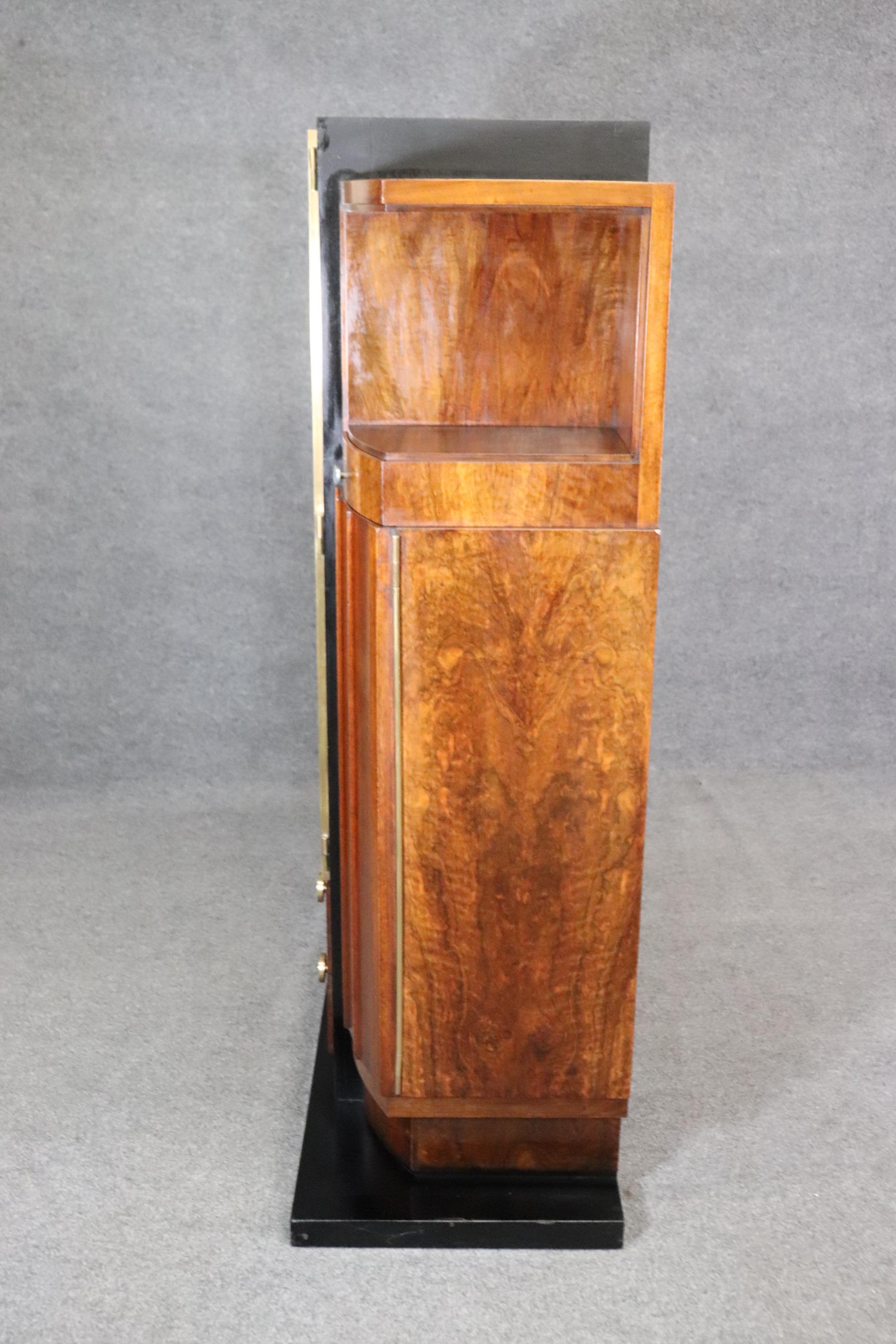 Fantastic Signed French Art Deco Highly Figured Mahogany and Brass Circa 1920 For Sale 12