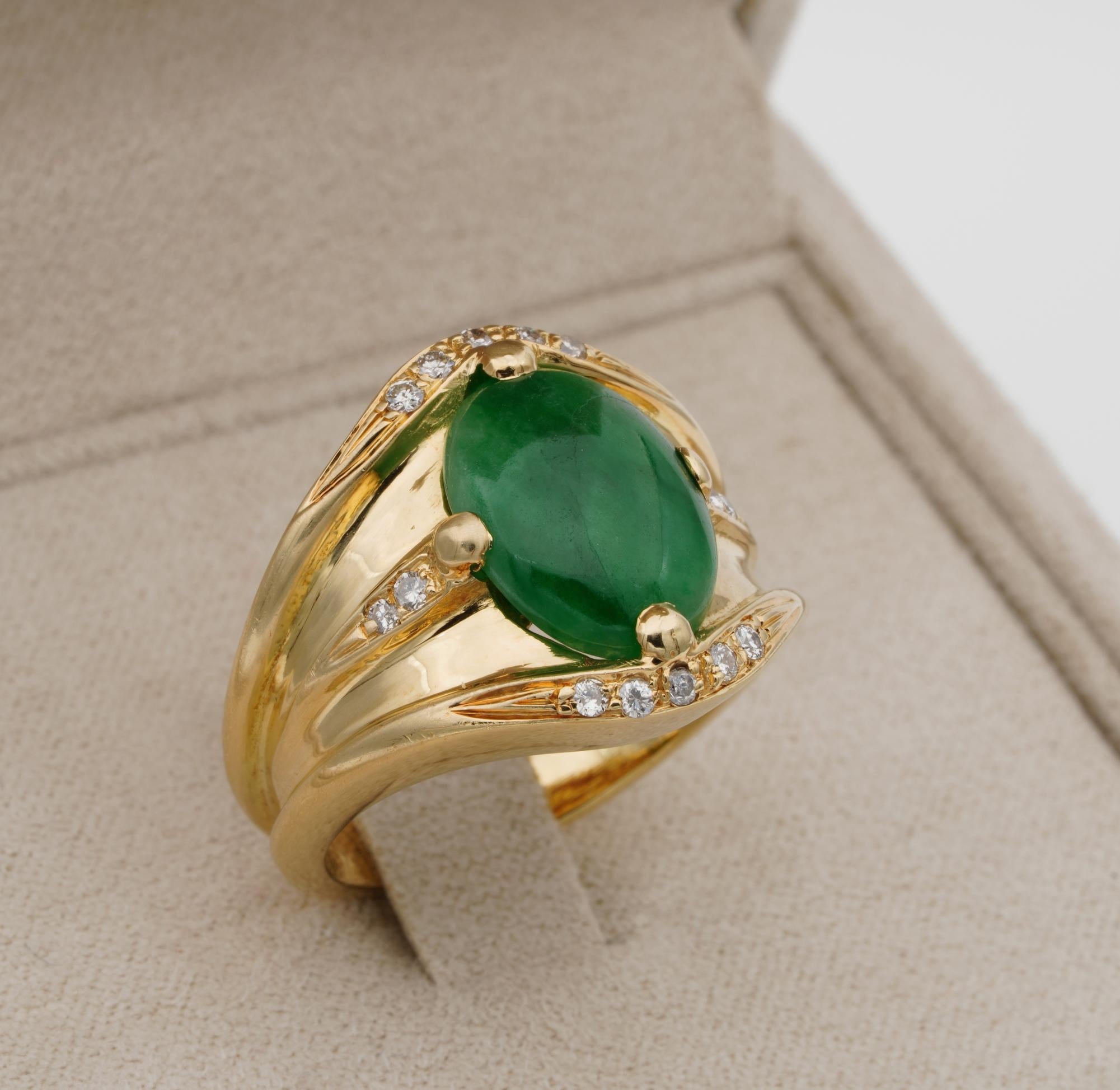 Fantastic Timeless Style Green Jade Diamond Vintage Ring In Good Condition For Sale In Napoli, IT