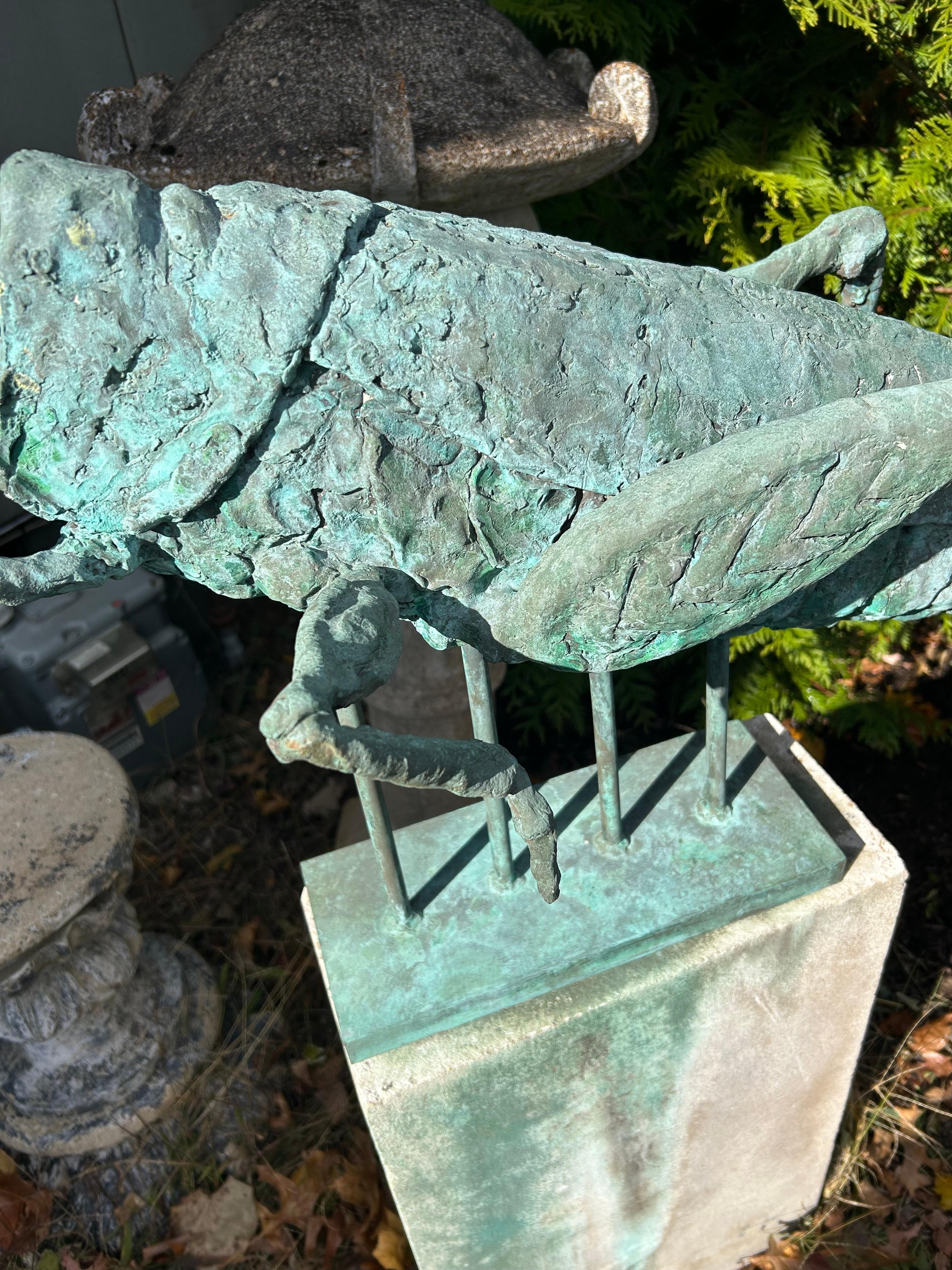 Fantastische Grashüpfer-Skulptur aus Verdigris-Bronze für den Innenbereich oder den Garten im Angebot 2