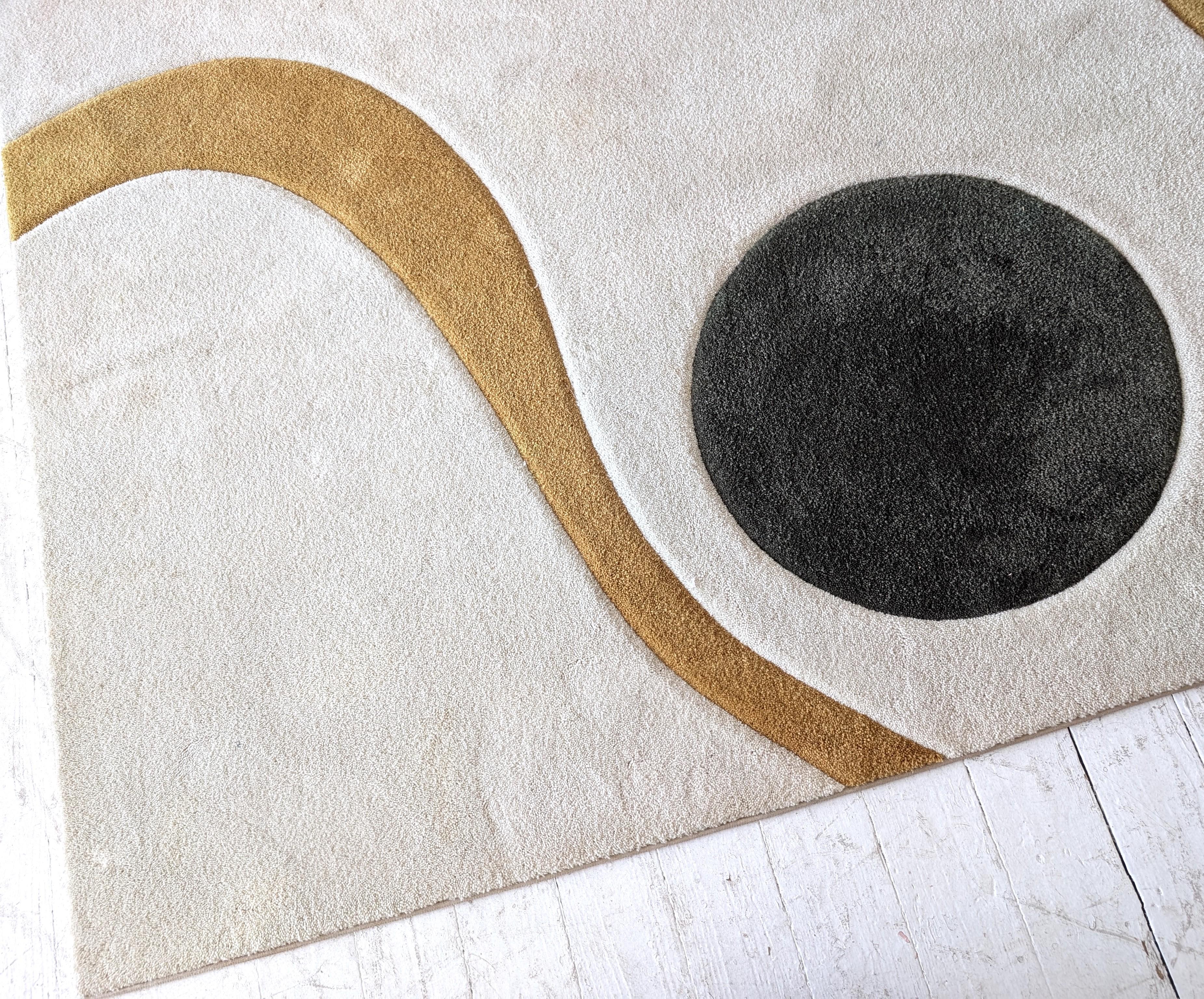 Fantastic vintage large graphic postmodern sculpted wool mix rug, USA 1980s For Sale 1