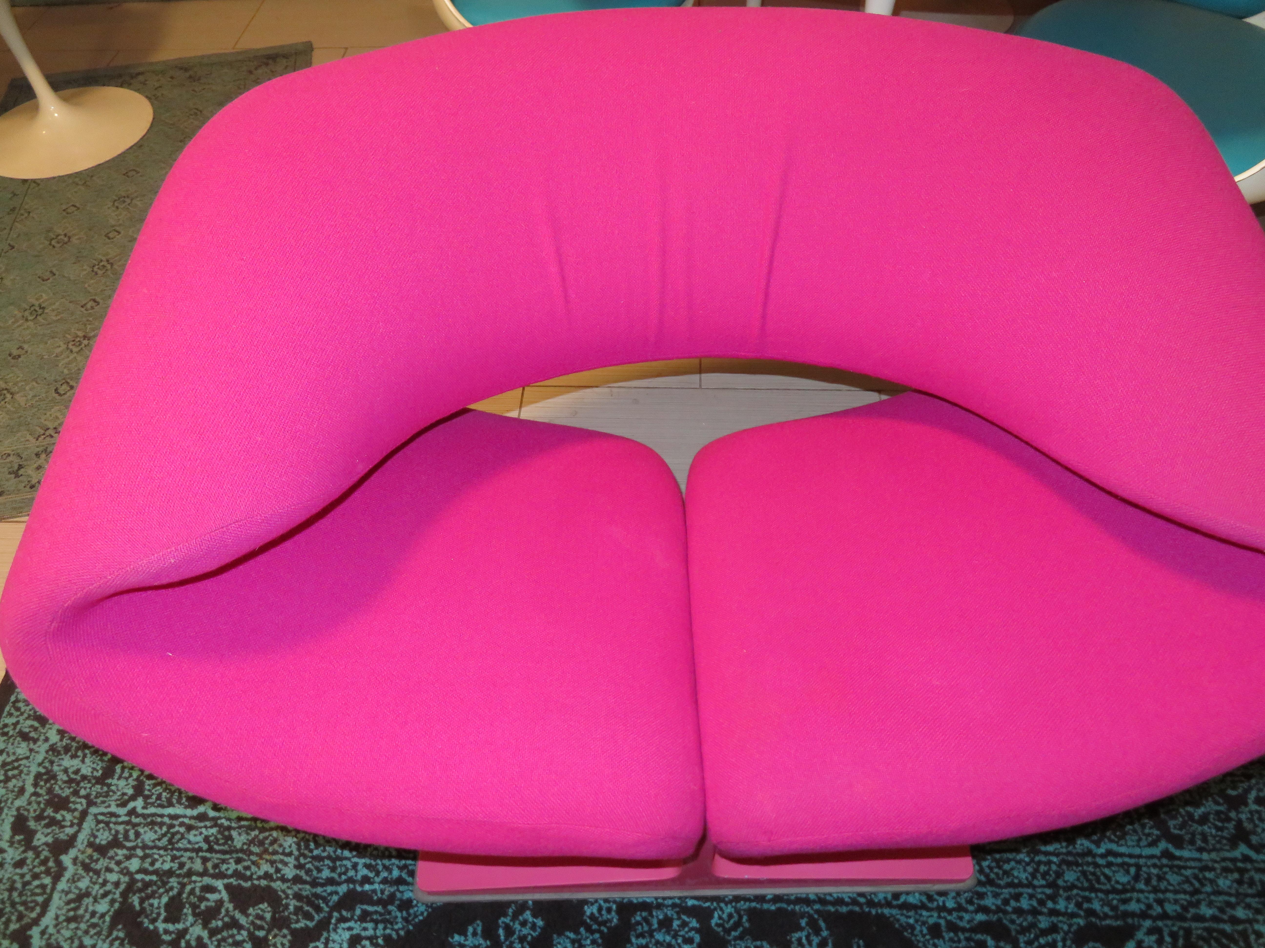 Mid-Century Modern Fantastic Vintage Pierre Paulin for Artifort Ribbon Chair and Ottoman