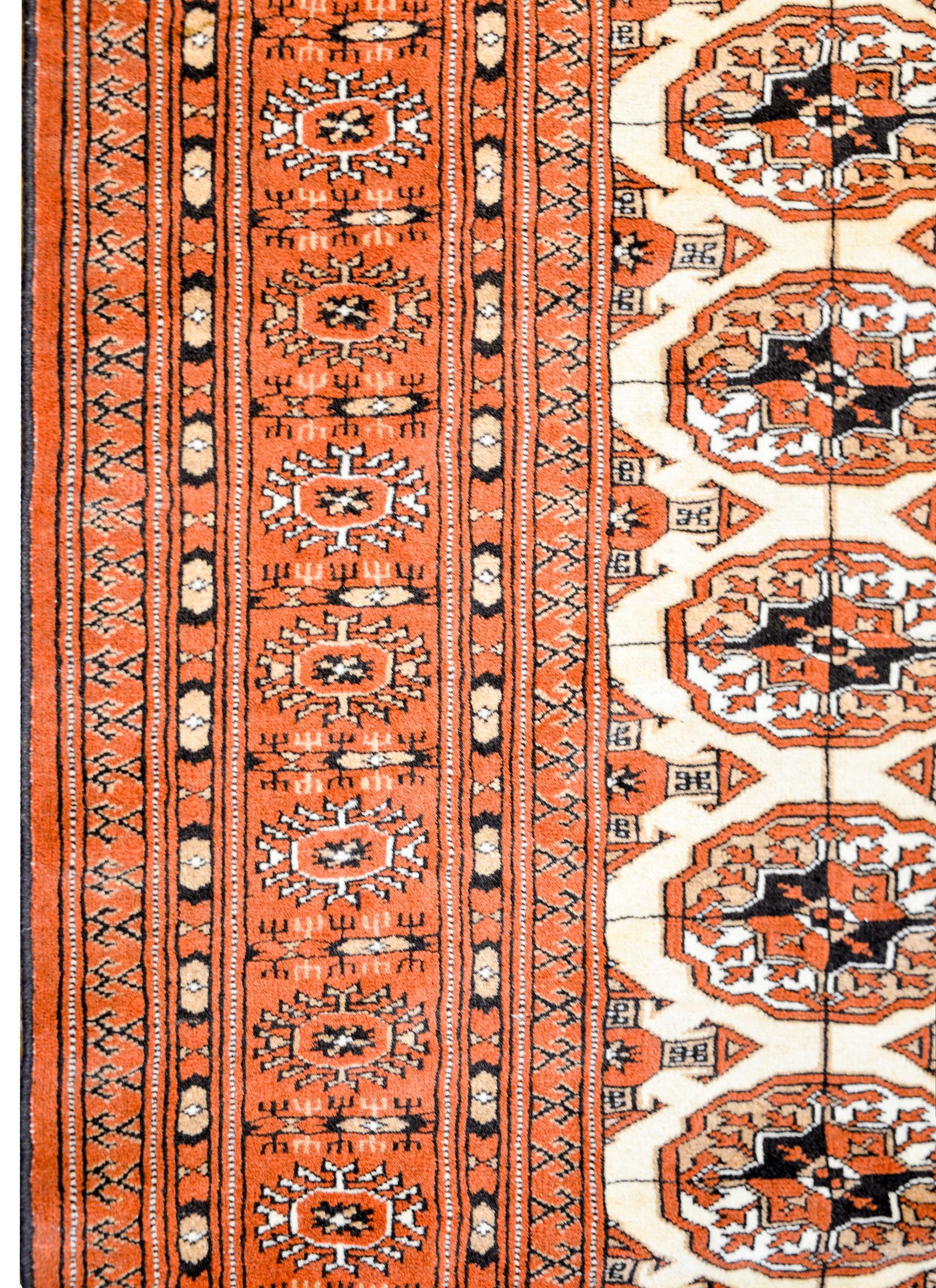 Fantastic Vintage Turkoman Rug In Good Condition For Sale In Chicago, IL