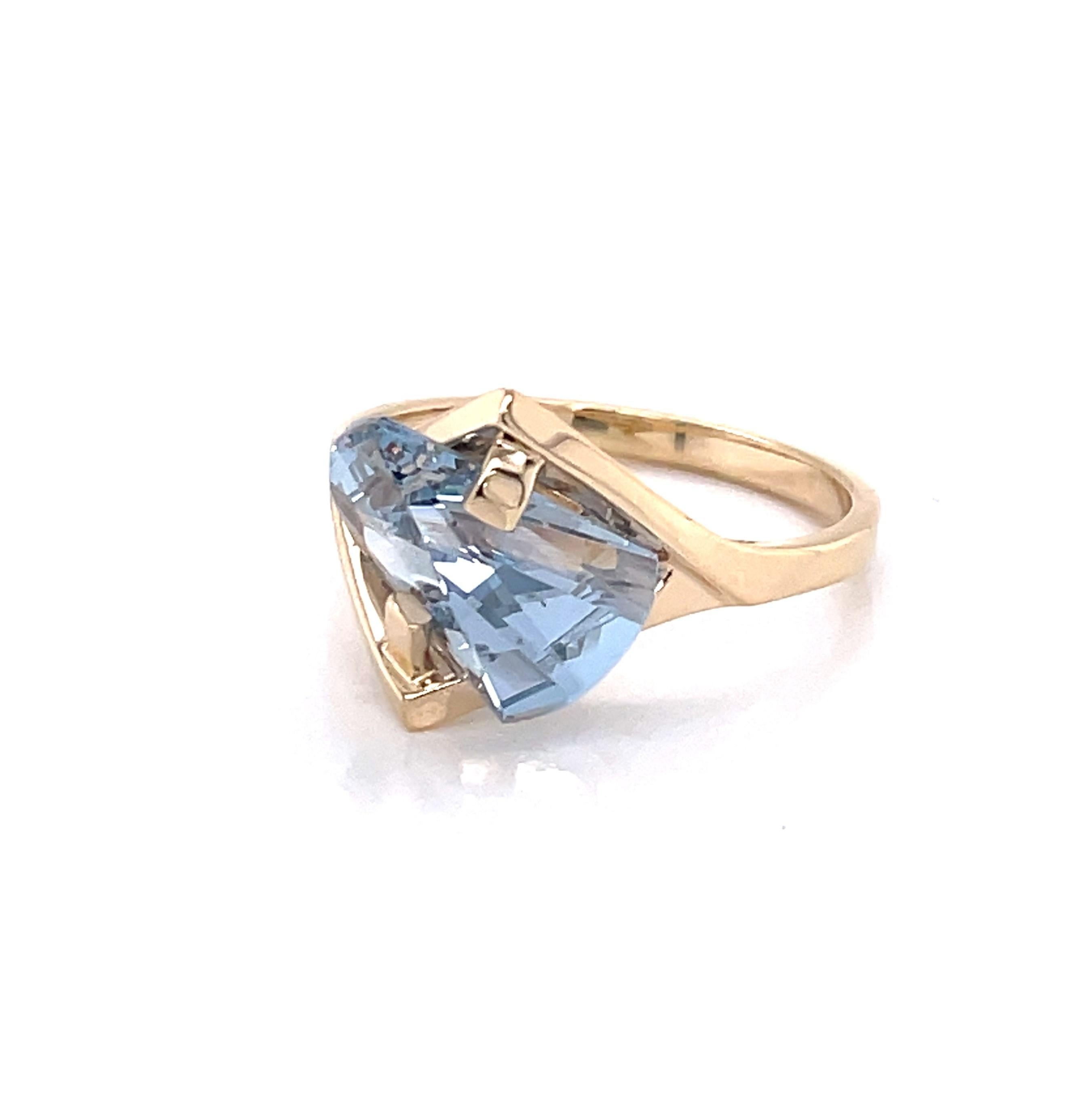 Fantasie-Schliff Blautopas 14 Karat Gelbgold Ring Damen