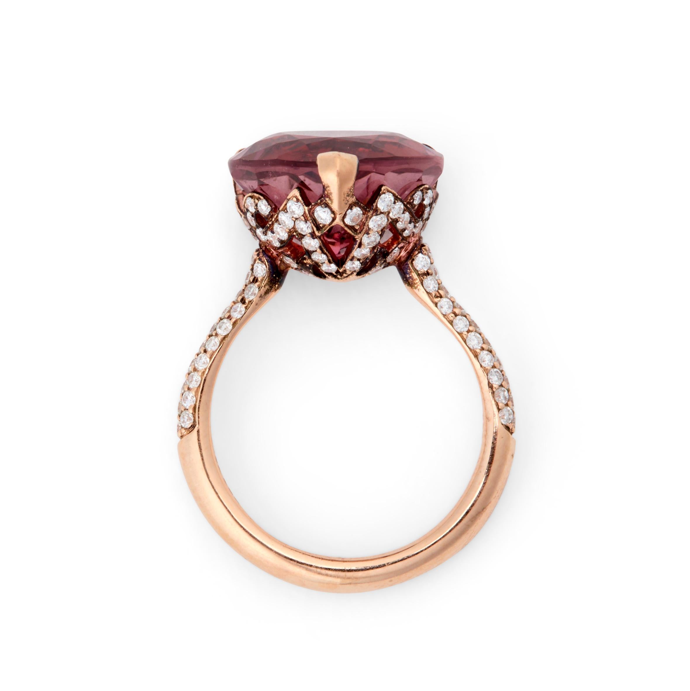 Rubellite is approx. 7.73 carats
Diamonds approx. 0.75 carats