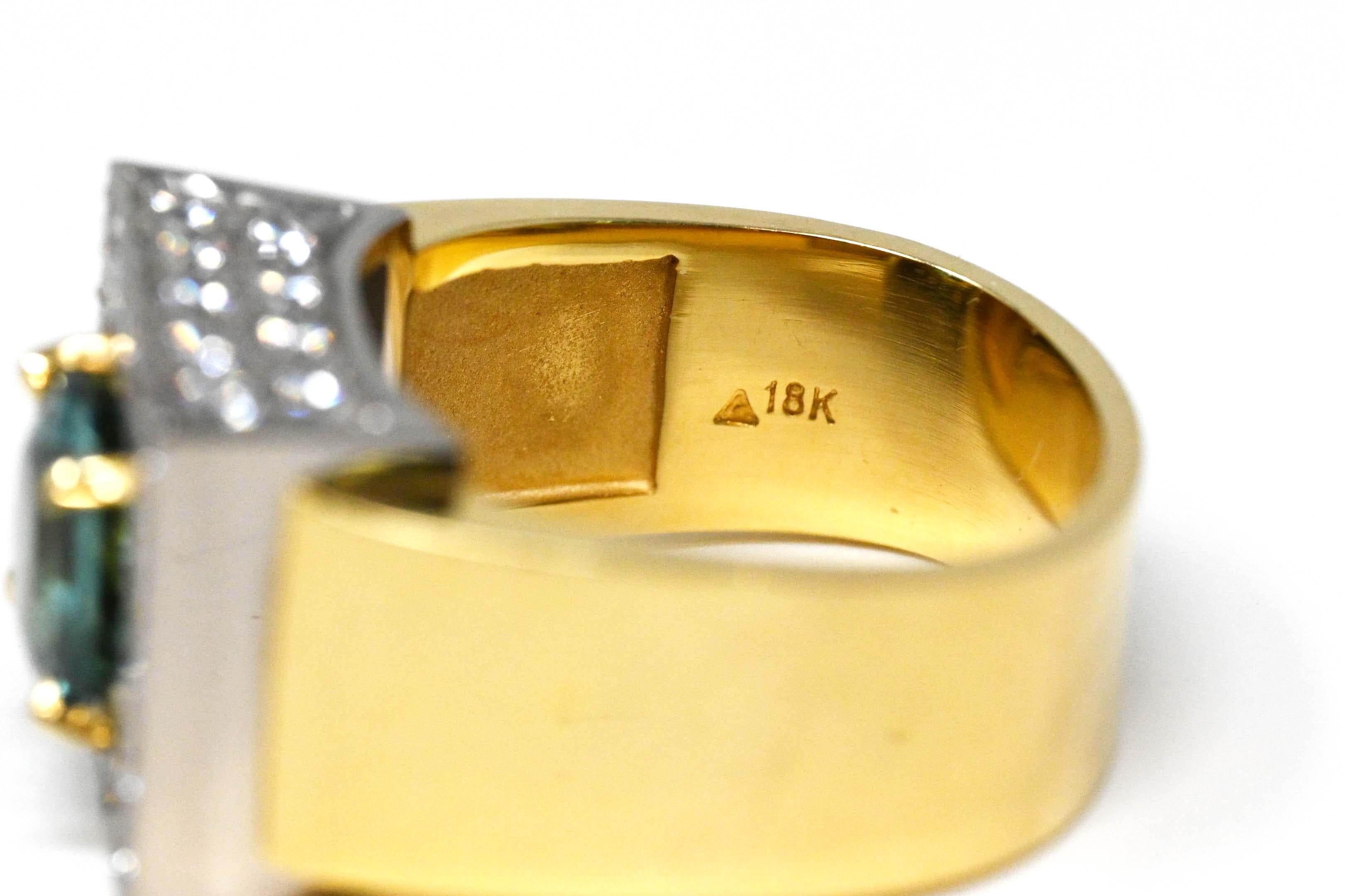 Fantasy Style Yellow and White 18 Karat Gold Ladies Ring In Excellent Condition For Sale In Montreal, QC