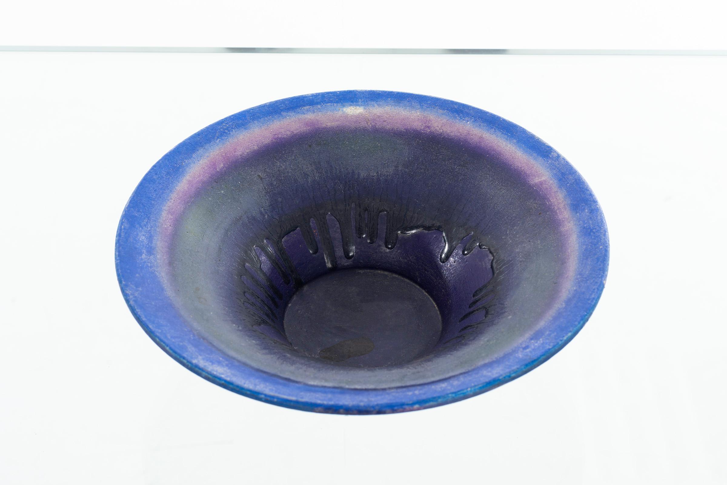 Fantoni para Raymor Cuenco de cerámica púrpura y azul intenso 1955 Italiano en venta