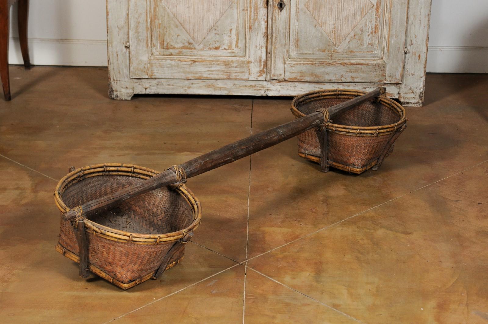Far Eastern Early 20th Century Shoulder Yoke with Bamboo and Rattan Baskets For Sale 6